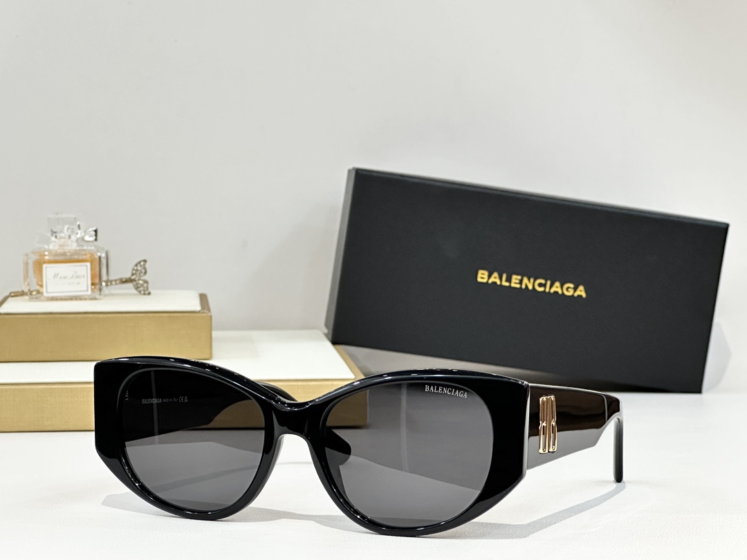  BALENCIAGA 
MOD：BB0455S
size54口21-145

