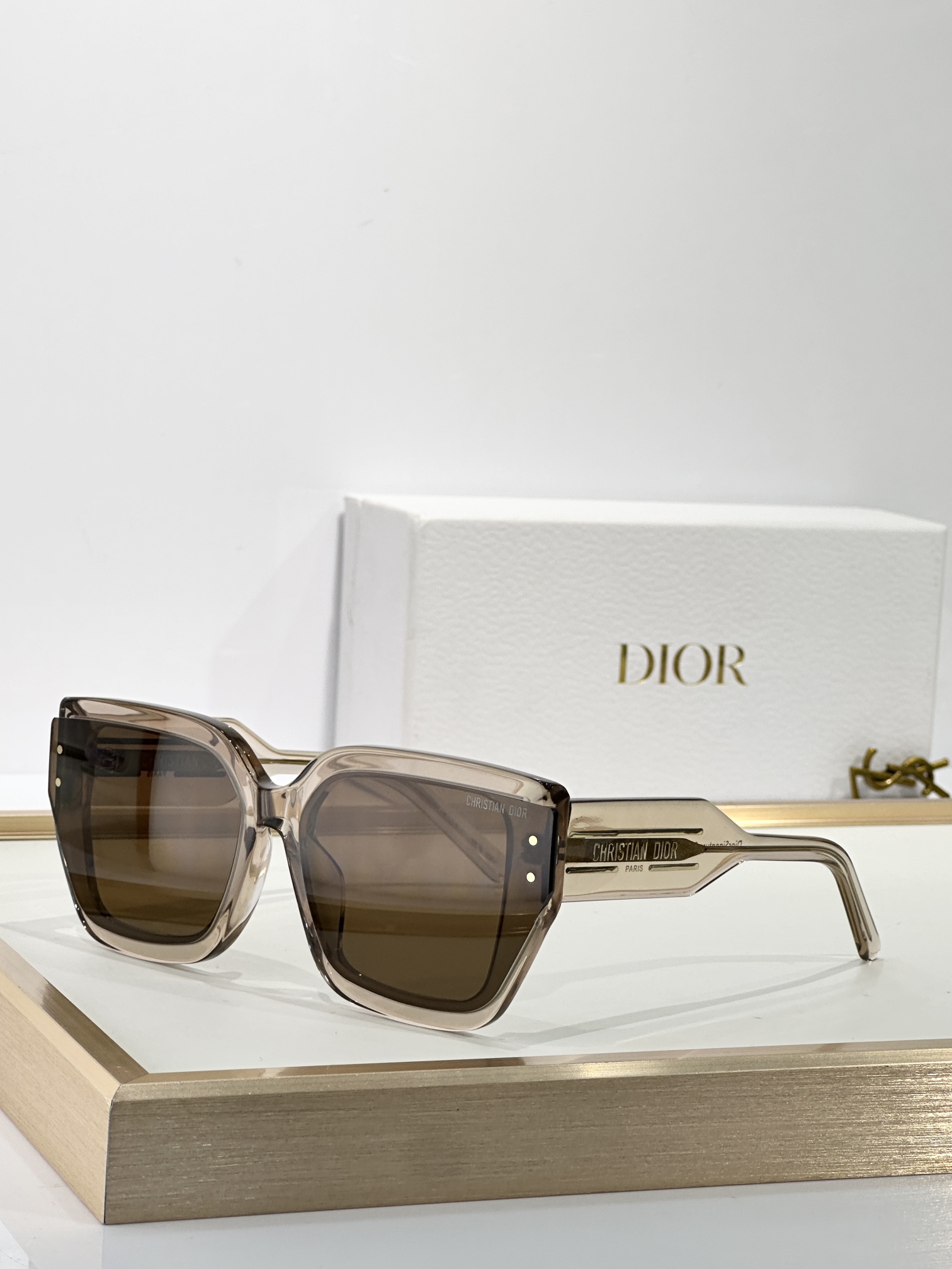  DIOR
MOD：DiorSignatureS14F
Size：66口16 140
