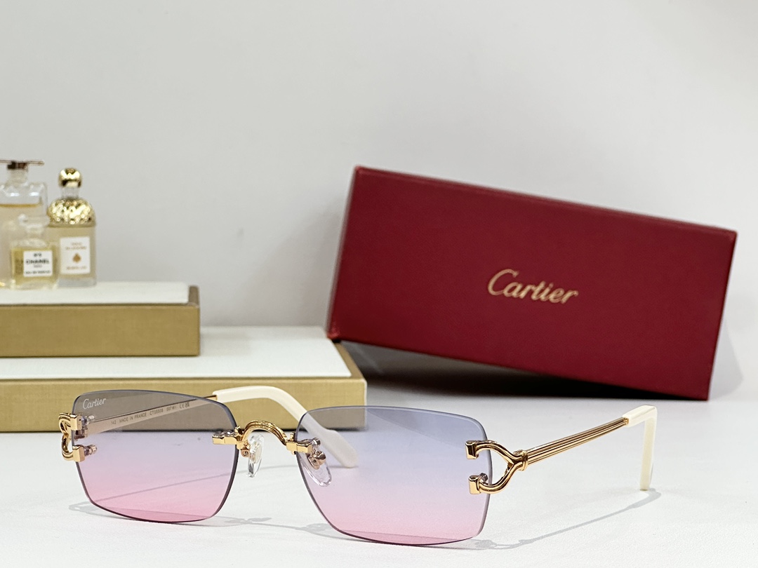 Cartier
MOD：CT0550S
size：58口19-142
 
变色：
