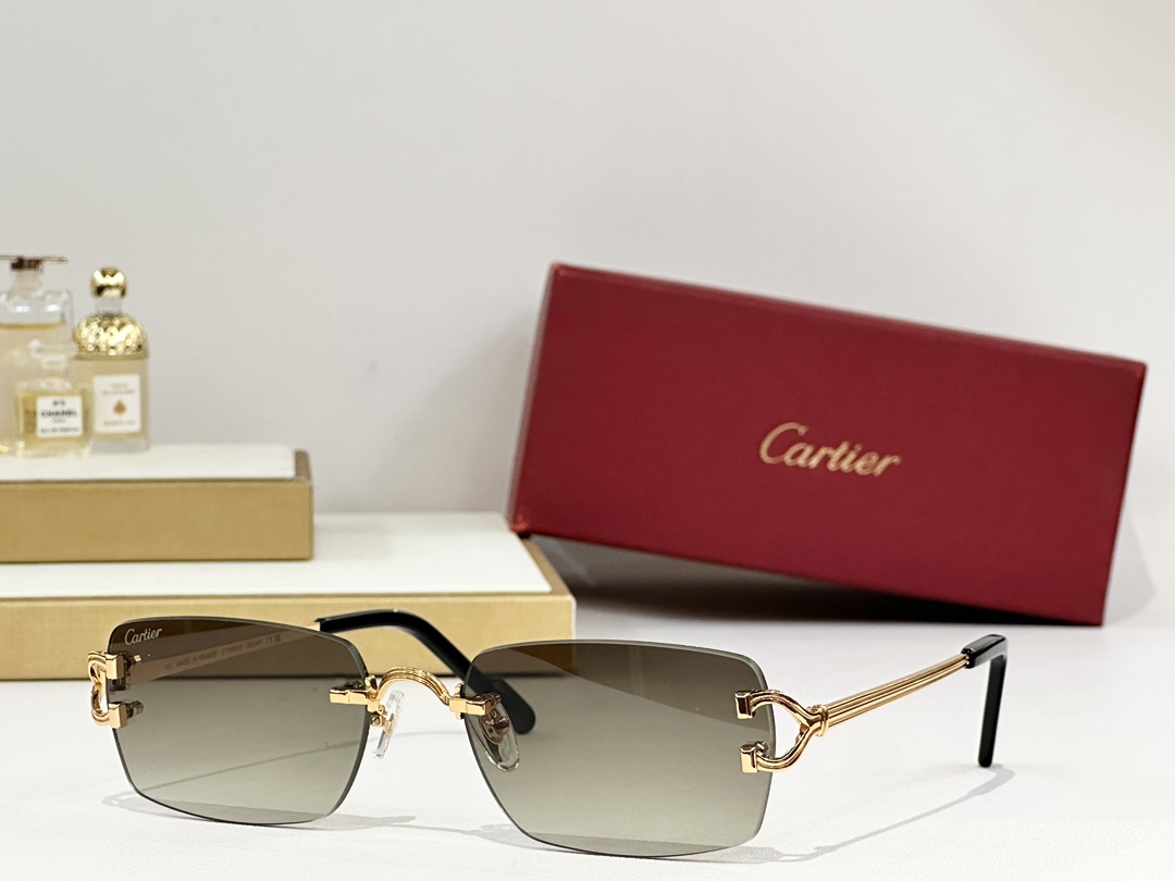 Cartier
MOD：CT0550S
size：58口19-142
 
变色：
