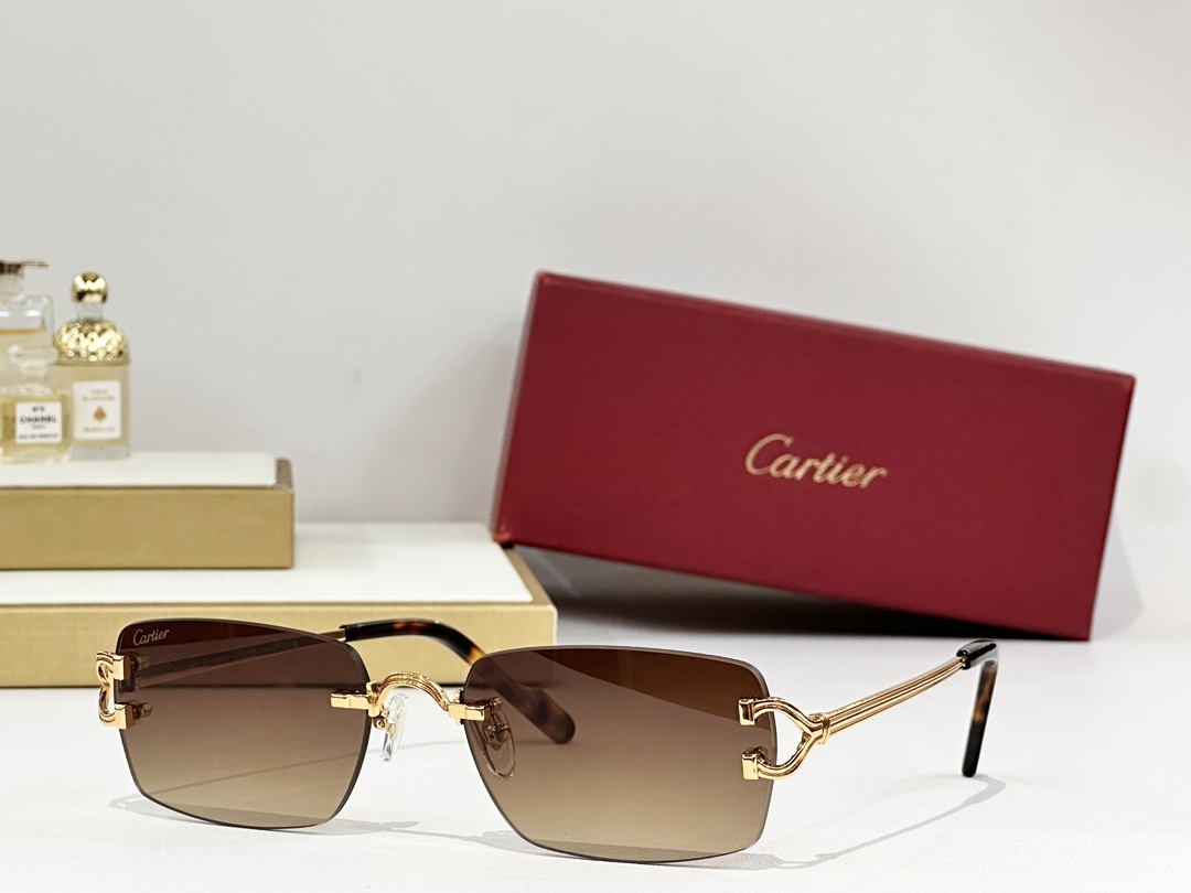 Cartier
MOD：CT0550S
size：58口19-142
 
变色：
