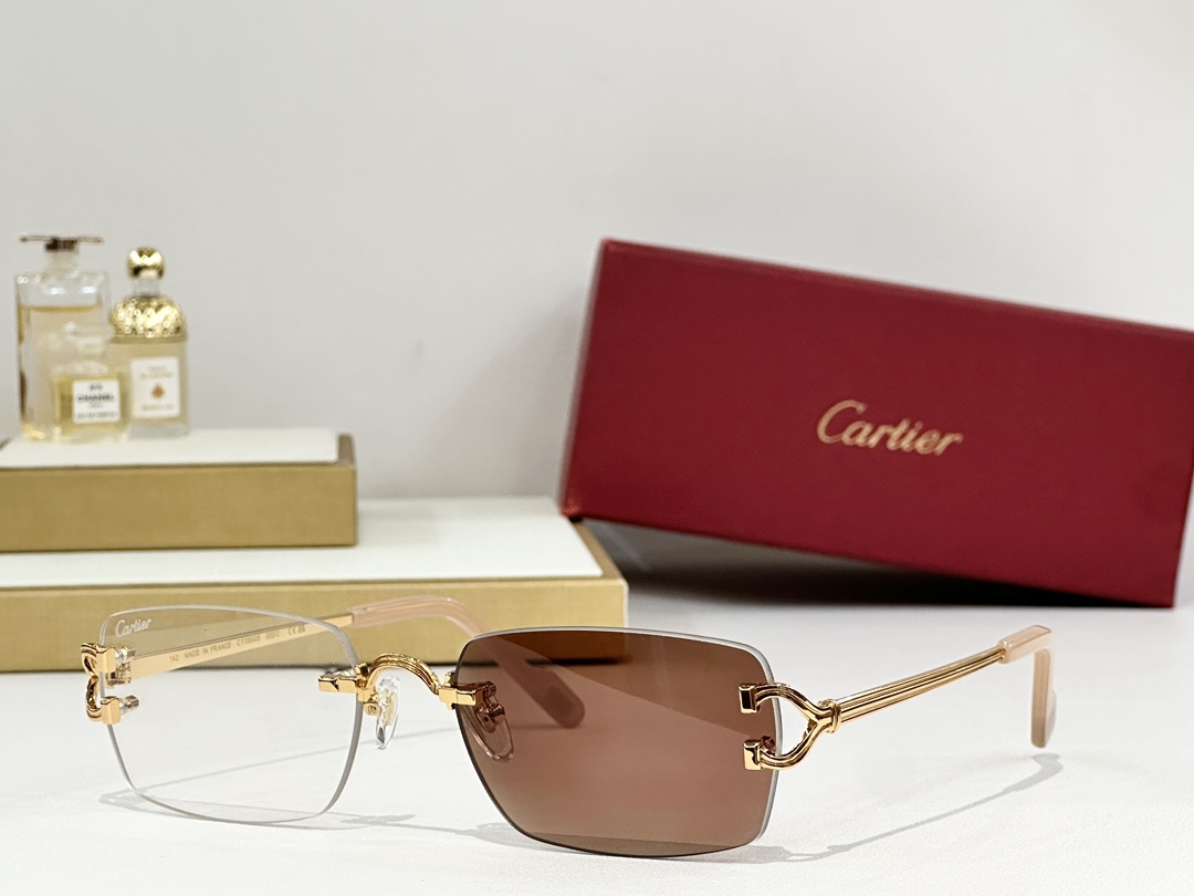 Cartier
MOD：CT0550S
size：58口19-142
 
变色：
