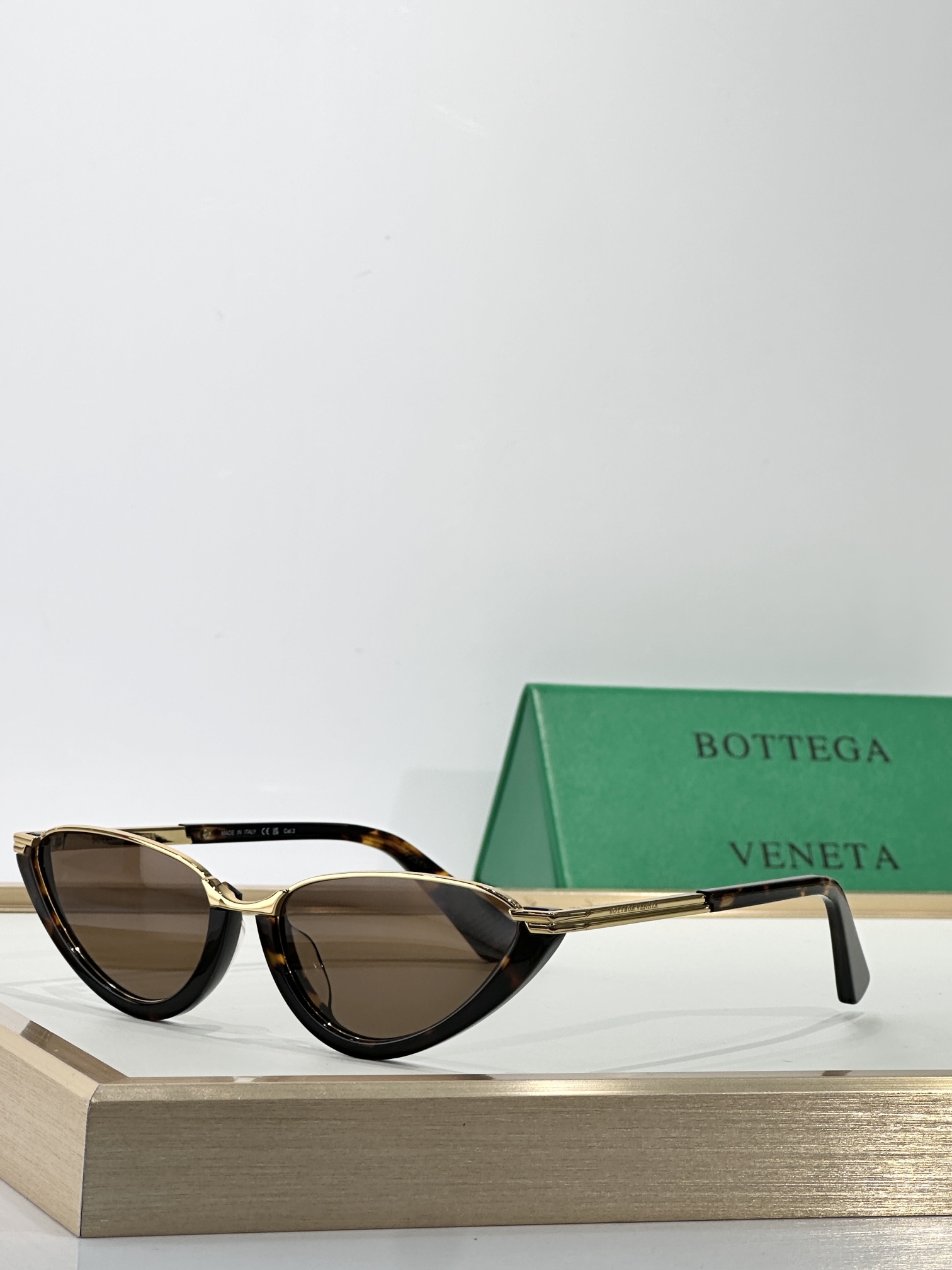  BOTTEGA VENETA 
MOD：BV1346S
size：56口17-145
