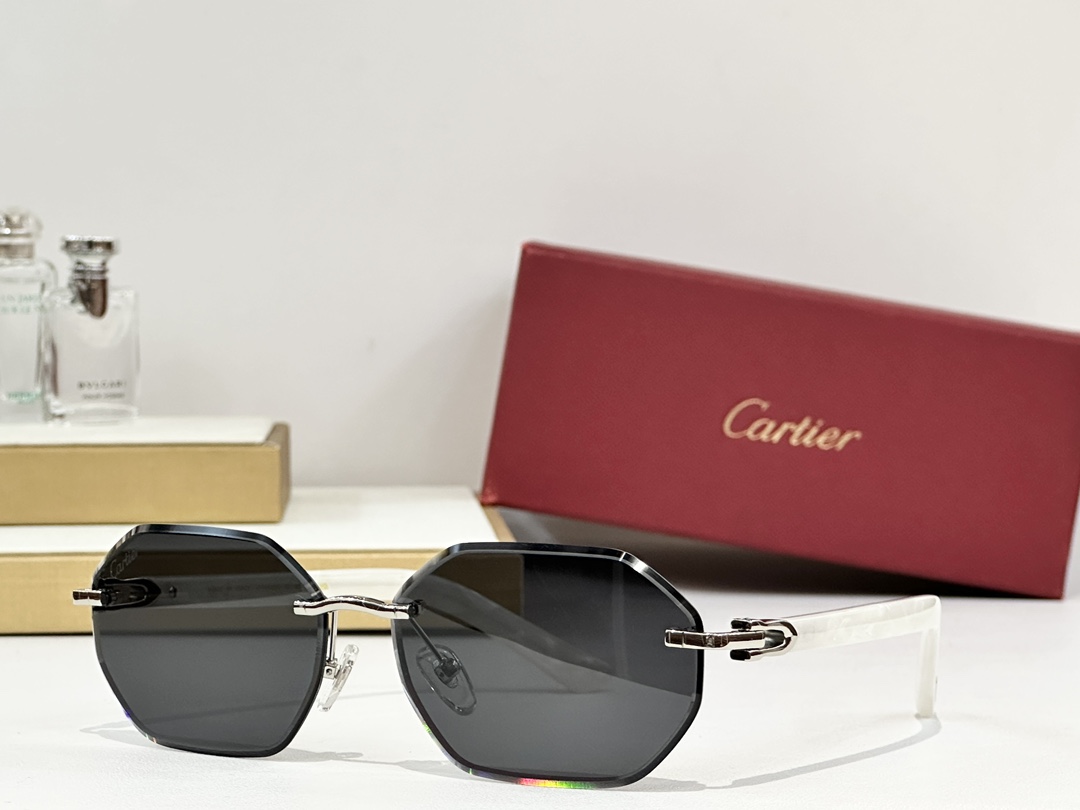  Cartier
Mod：CT0440
Size：61-13-145
