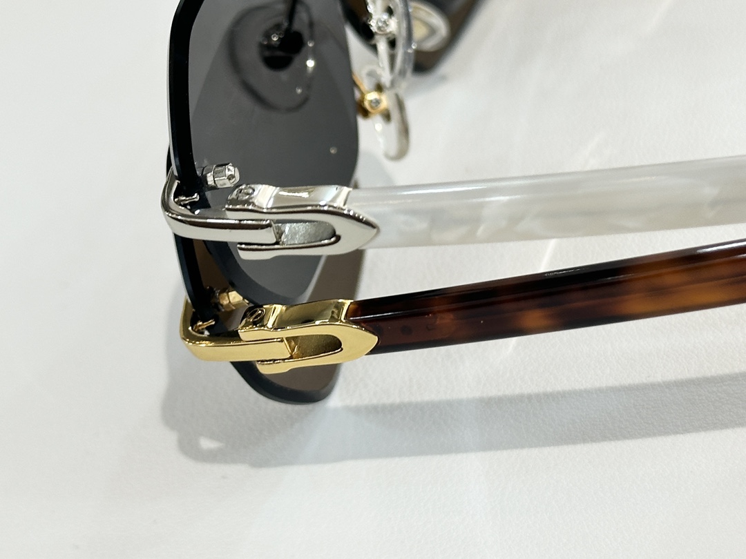  Cartier
Mod：CT0440
Size：61-13-145
