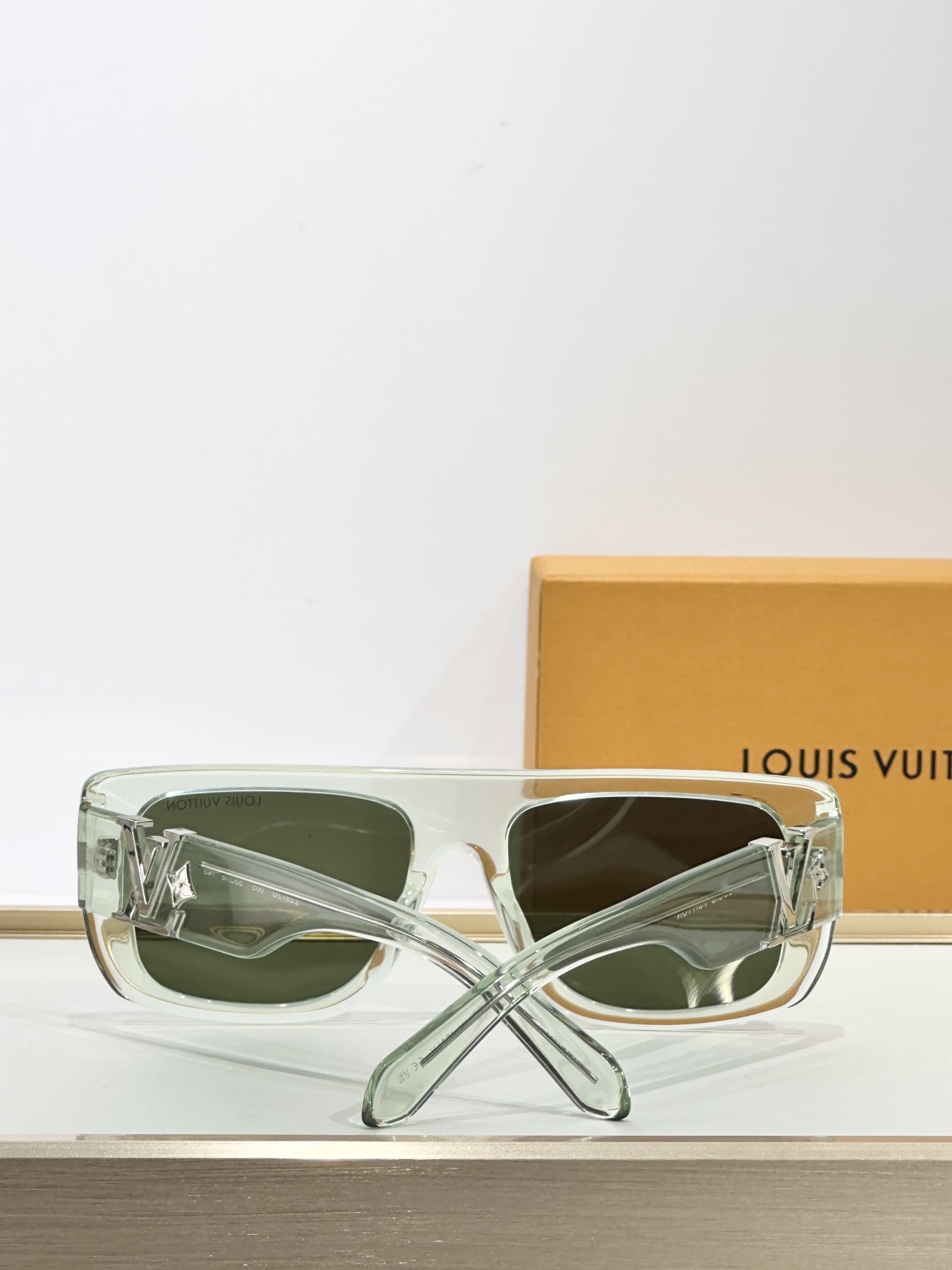  LOUIS VUITTO*
MOD：Z2872U
SIZE：55口18-145

