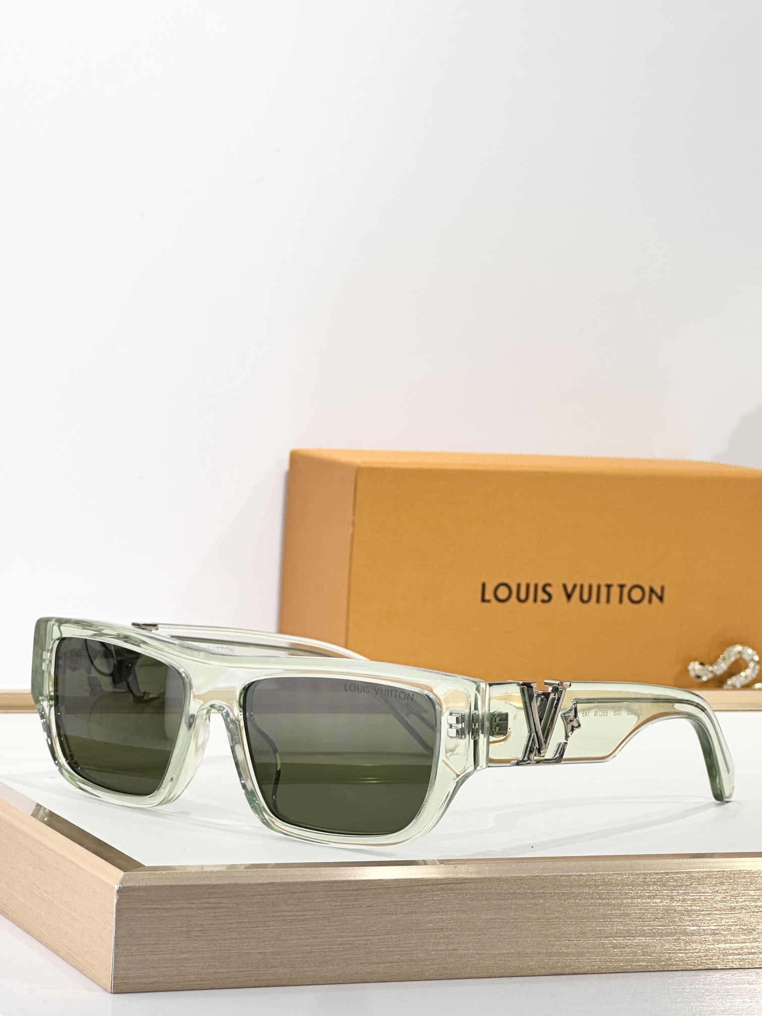  LOUIS VUITTO*
MOD：Z2873U
SIZE：55口18-145
