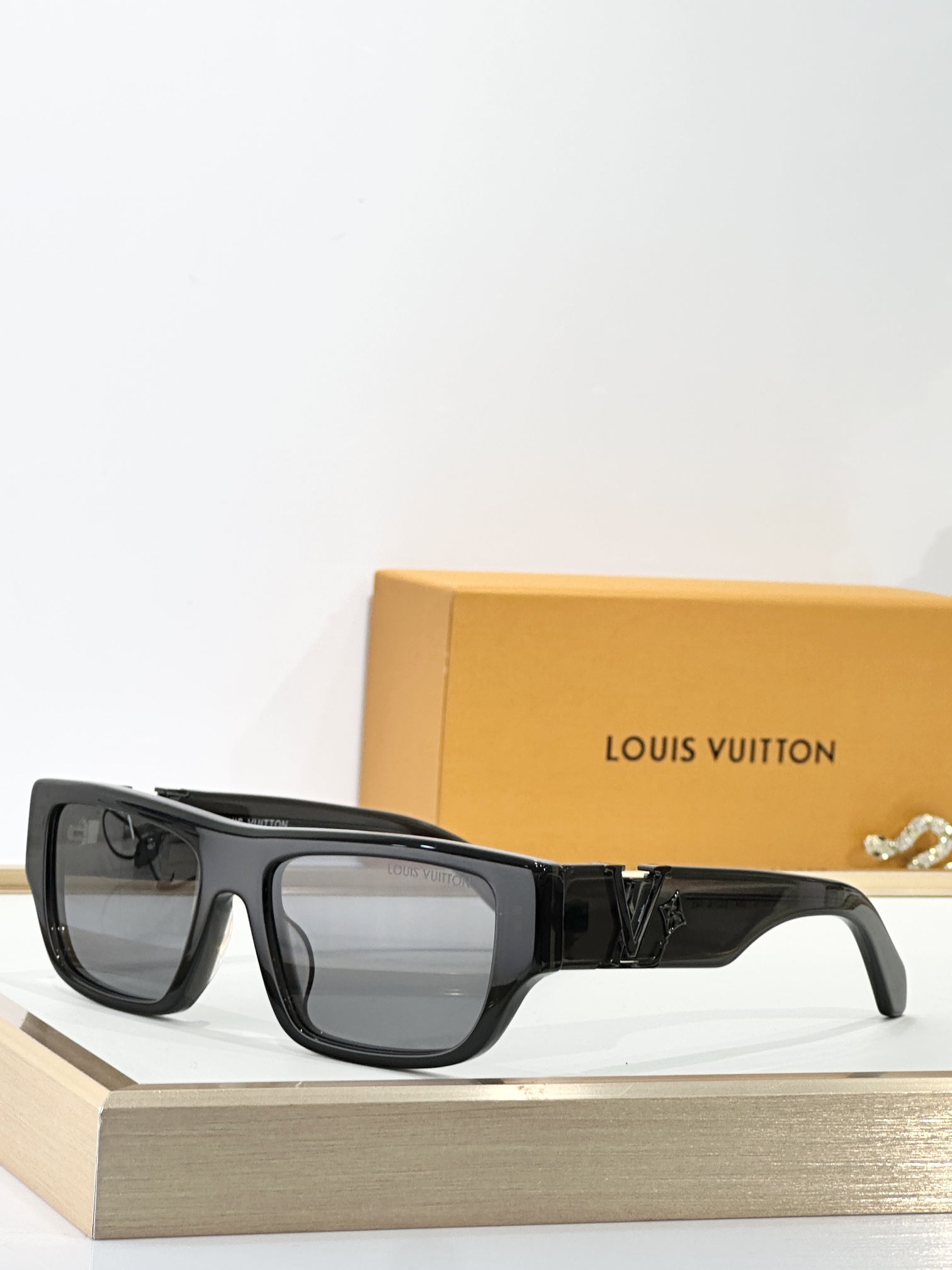  LOUIS VUITTO*
MOD：Z2873U
SIZE：55口18-145
