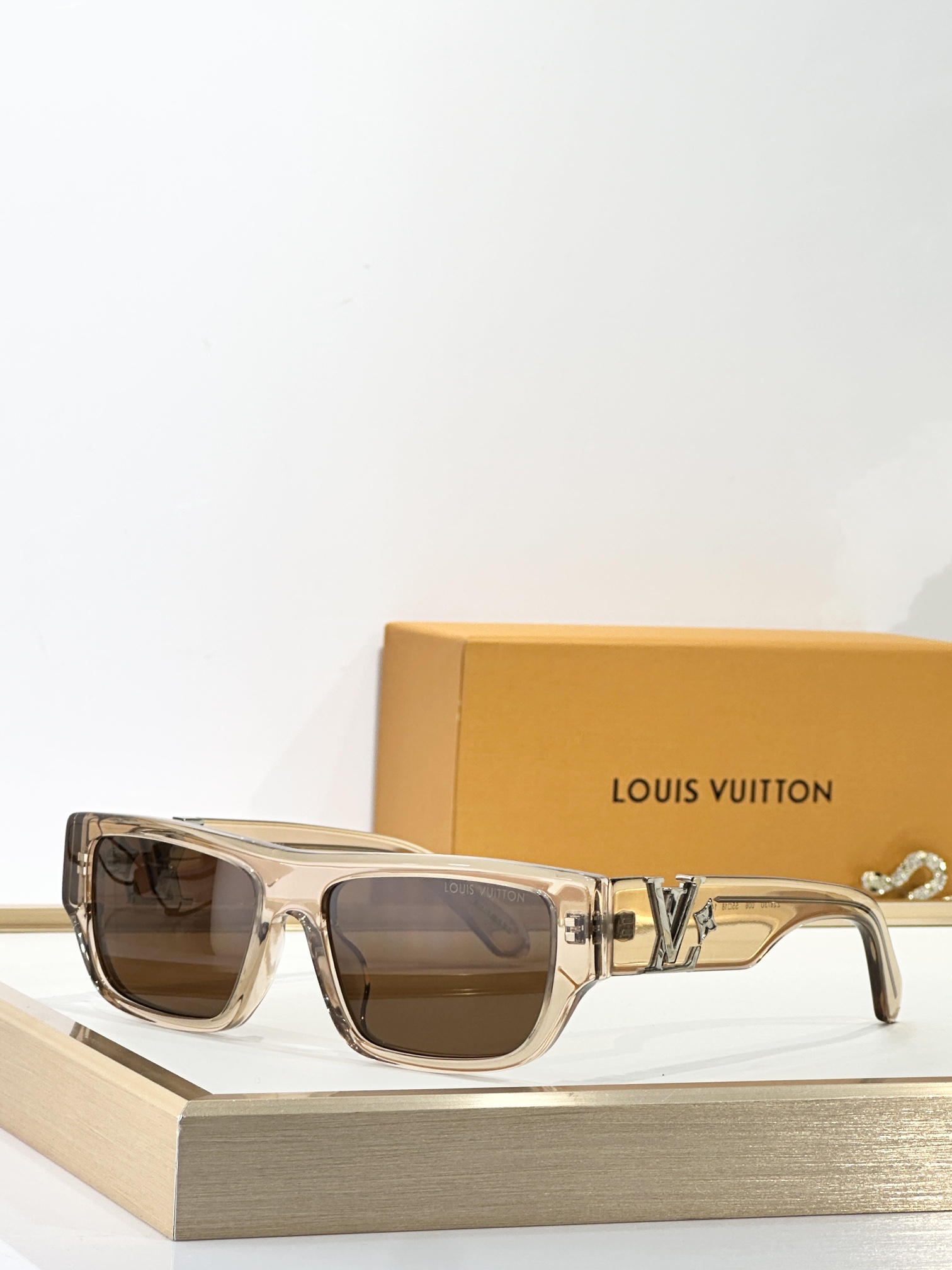  LOUIS VUITTO*
MOD：Z2873U
SIZE：55口18-145

