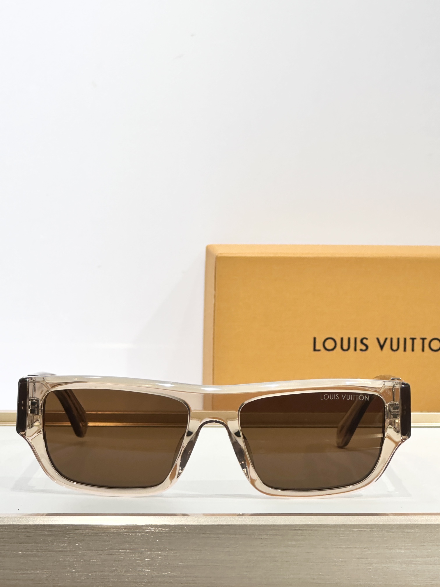LOUIS VUITTO*MOD：Z2873USIZE：55口18-145