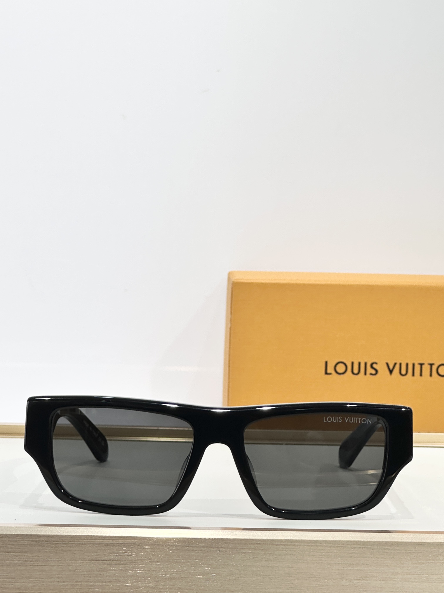  LOUIS VUITTO*
MOD：Z2873U
SIZE：55口18-145
