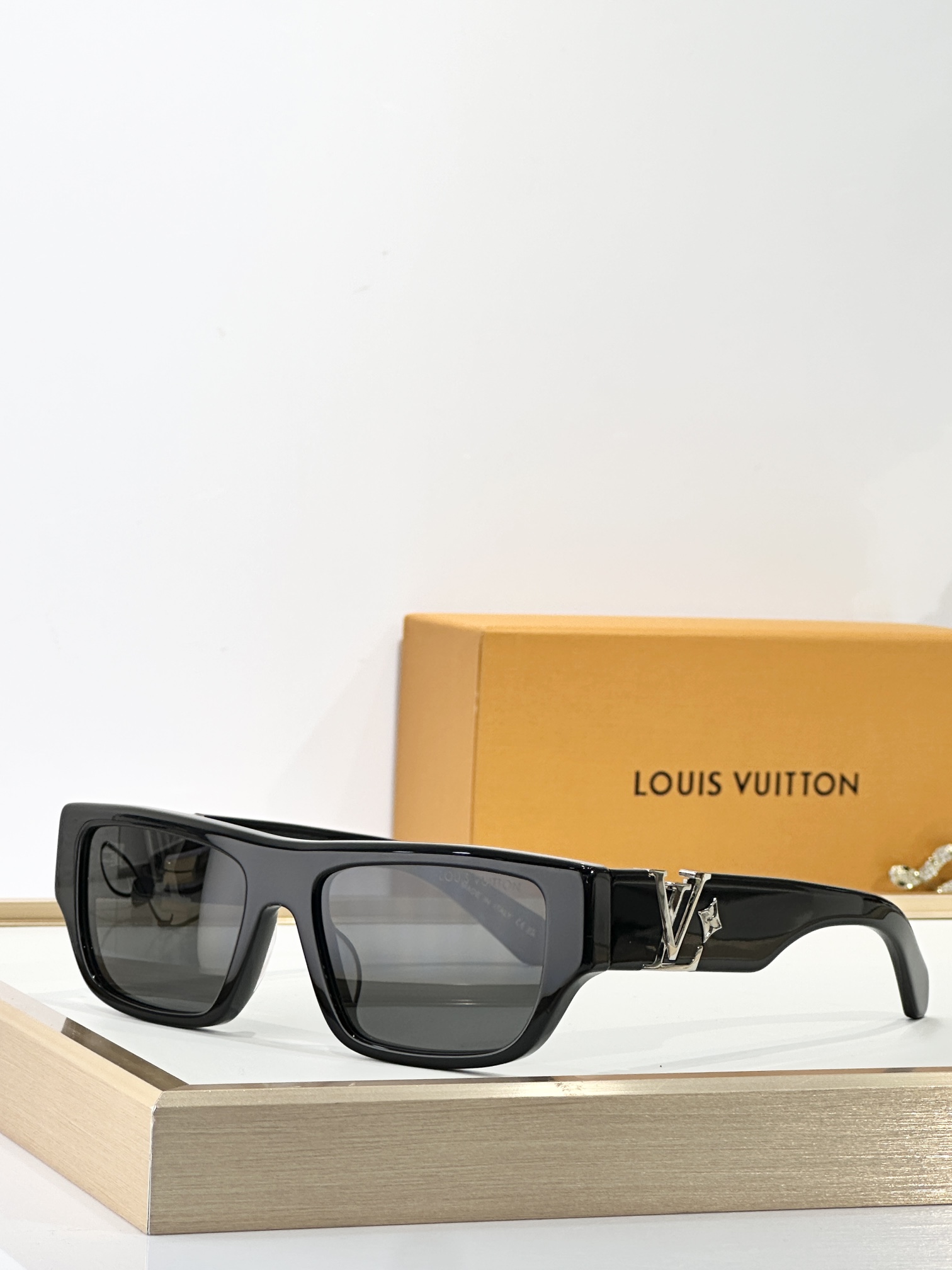  LOUIS VUITTO*
MOD：Z2873U
SIZE：55口18-145
