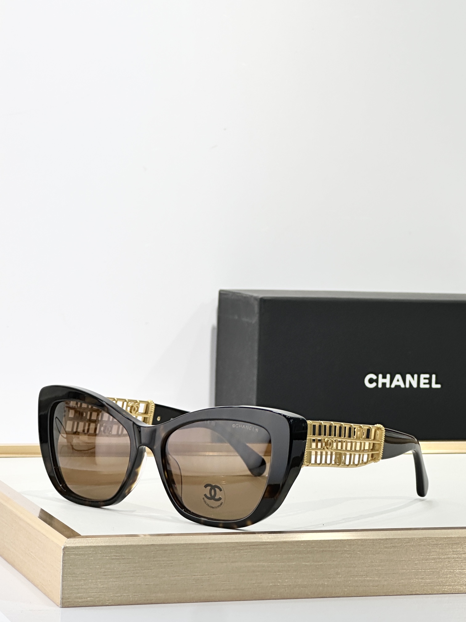  CHANEL
MODEL：CH9169
SIZE：54口18-142
