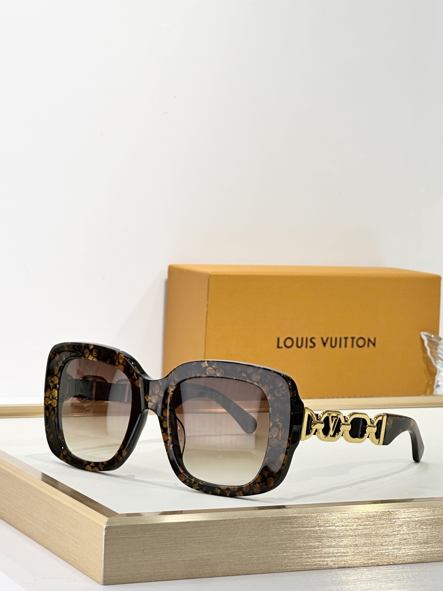 LOUIS VUITTONMODEL：Z2861USIZE：51口22-140
