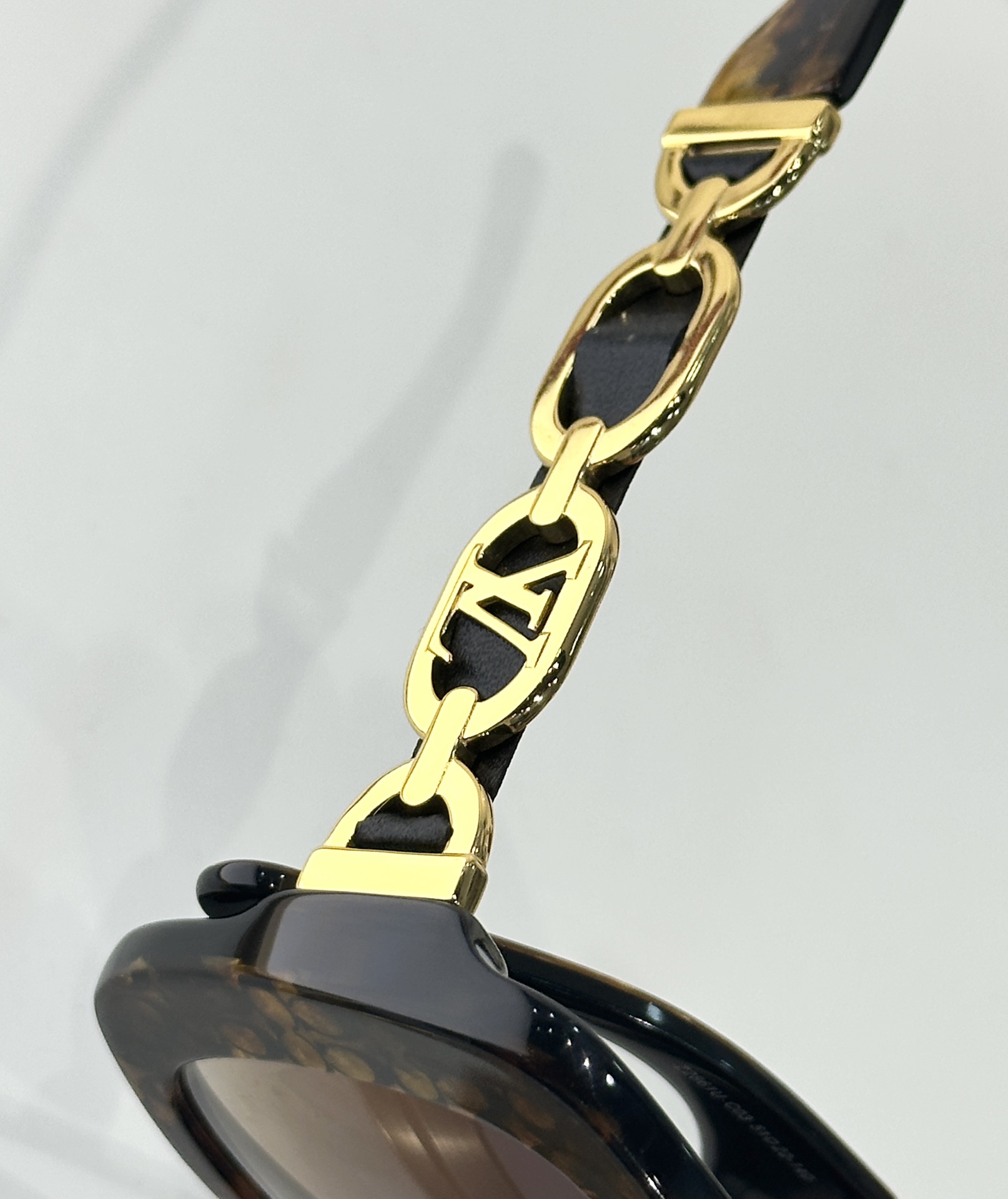 LOUIS VUITTONMODEL：Z2861USIZE：51口22-140