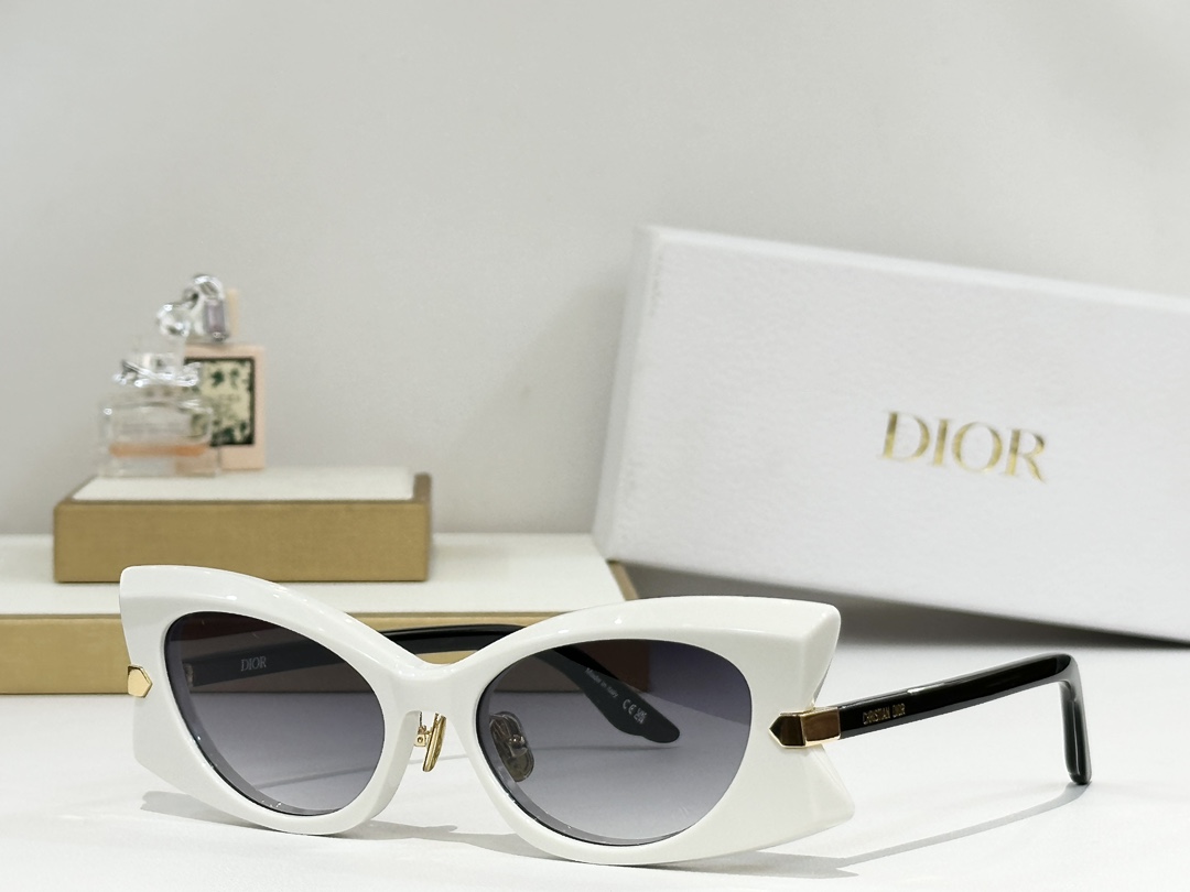  Dior
MODEL：DiorButterfly S2F
SIZE：  54口16-145

