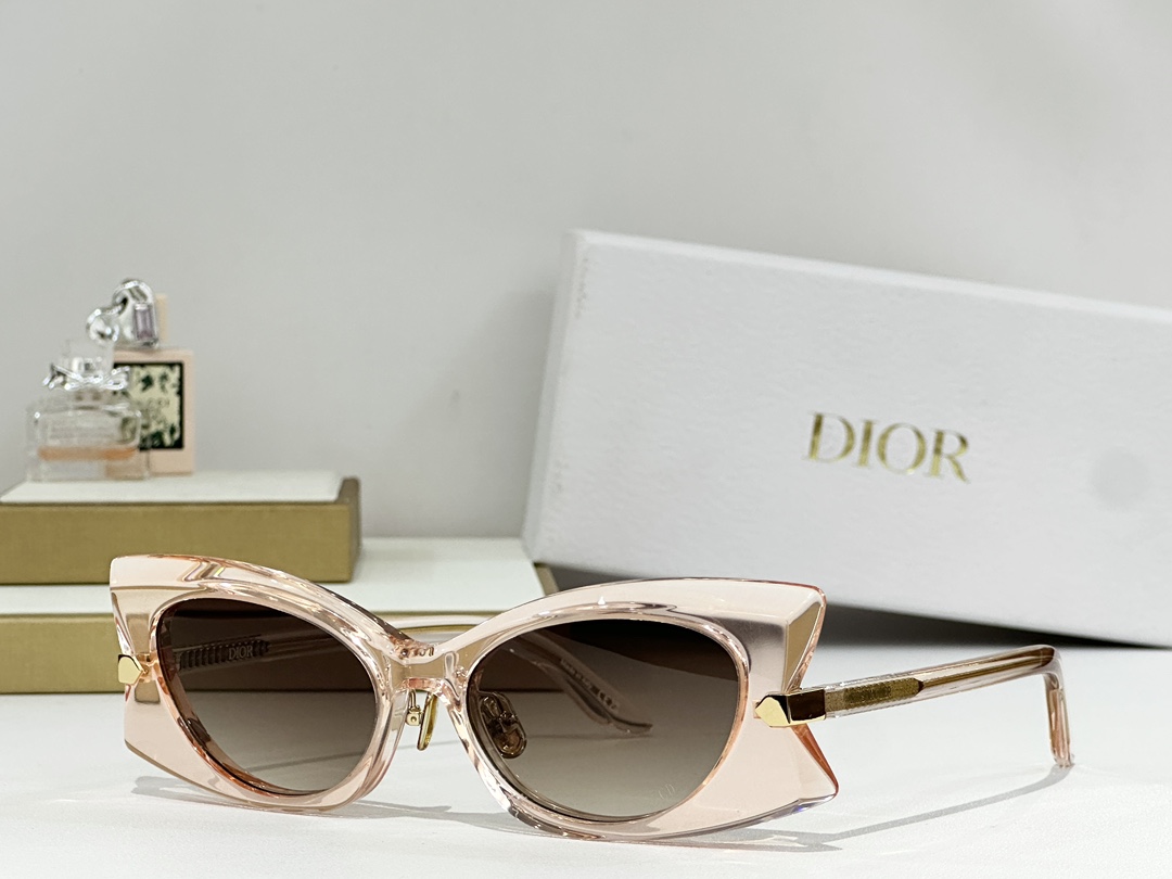  Dior
MODEL：DiorButterfly S2F
SIZE：  54口16-145

