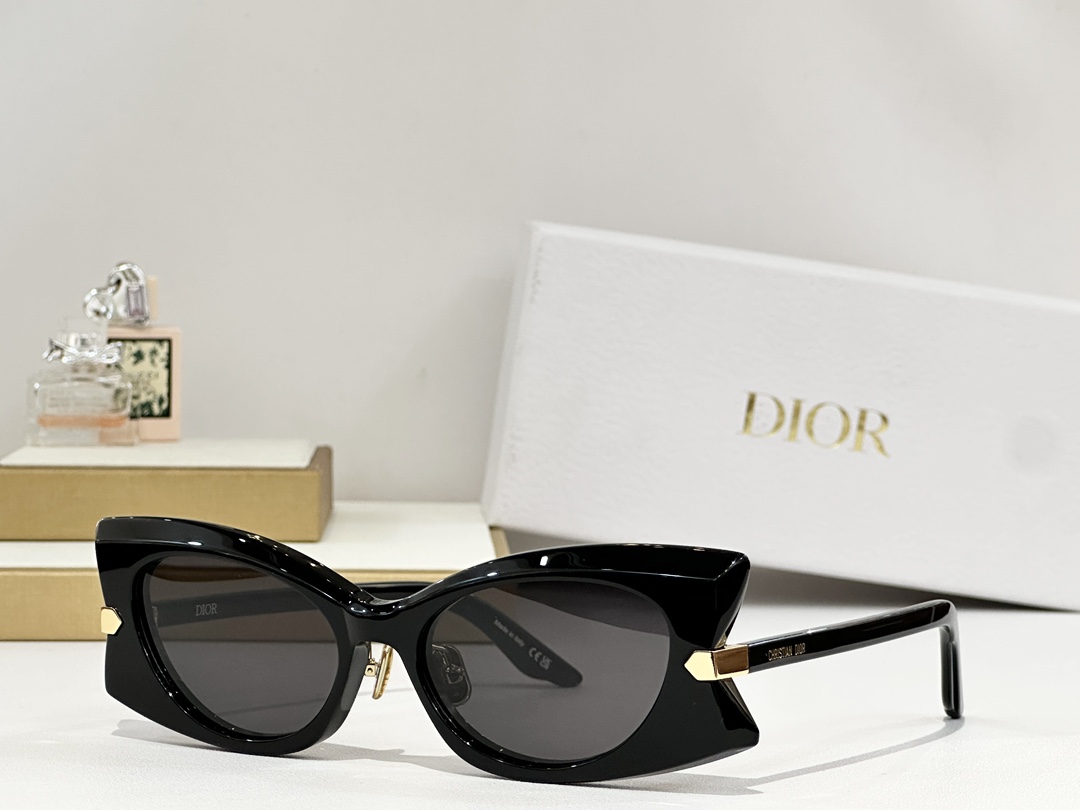  Dior
MODEL：DiorButterfly S2F
SIZE：  54口16-145

