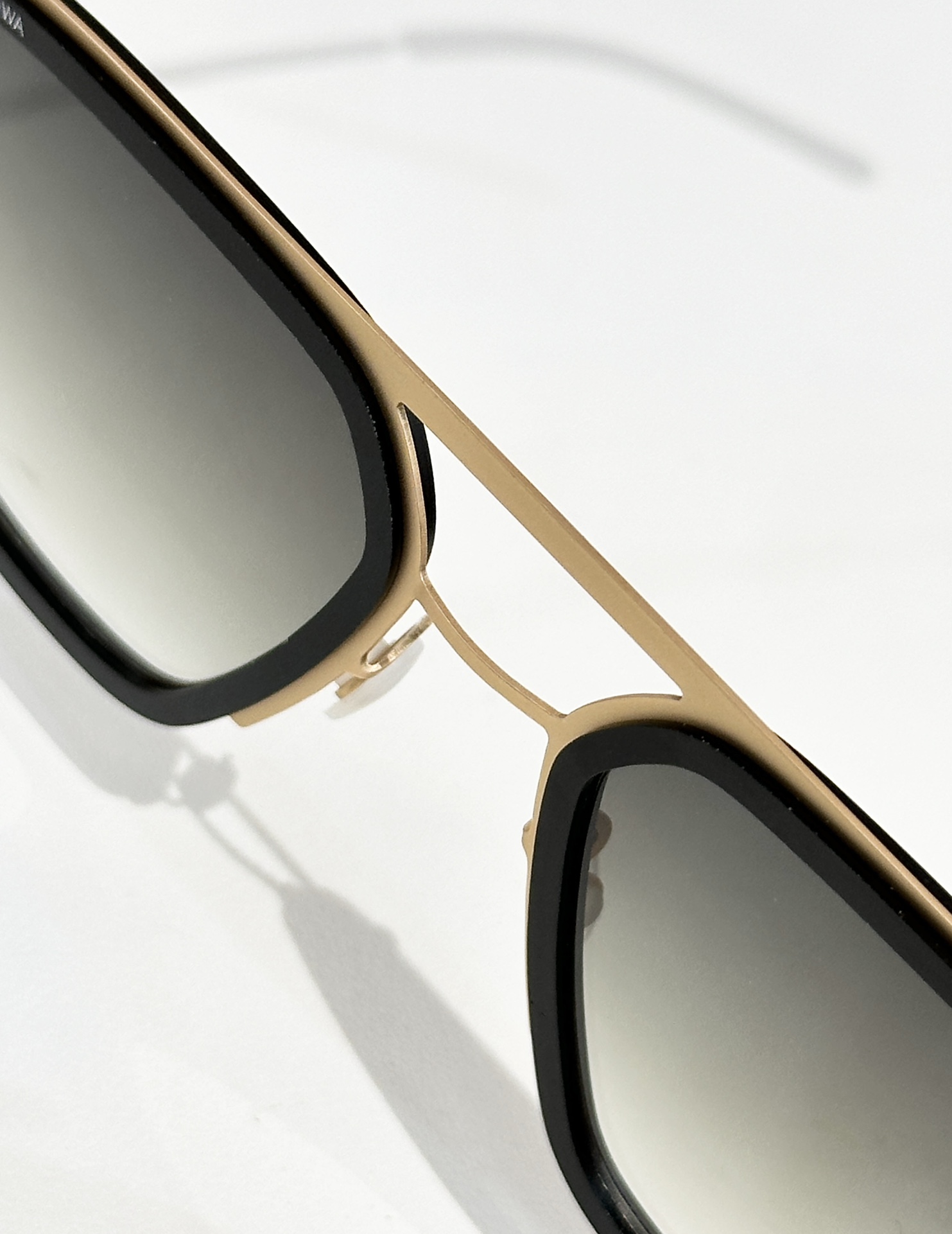  MYKITA×RIMOWA
MODELMR003
SIZE57口20-150
