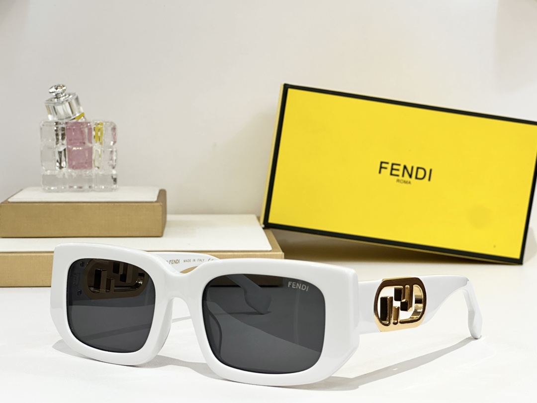  FENDI
Model FE8362
Size 54口22-145 
