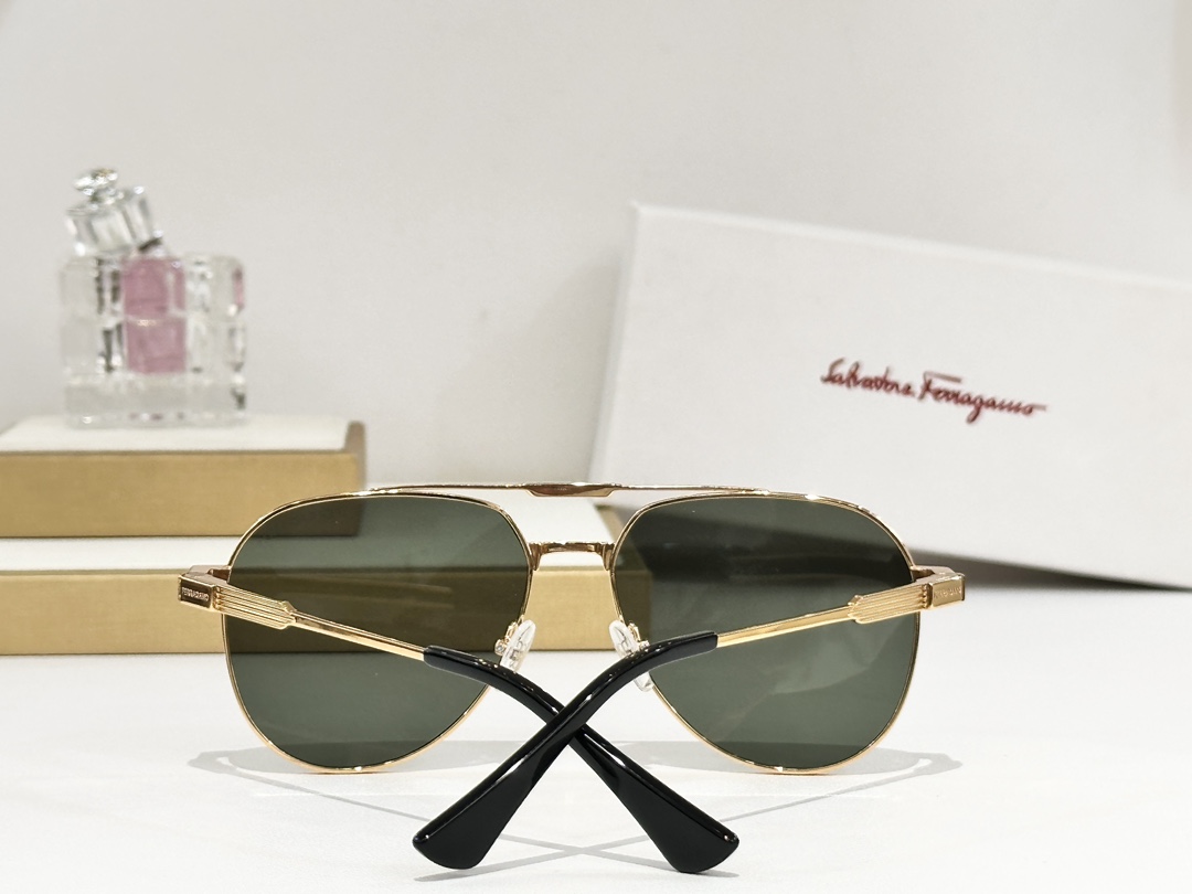  Salvatore ferragam* 
MODEL：SF582LS
SIZE：57口15-142

