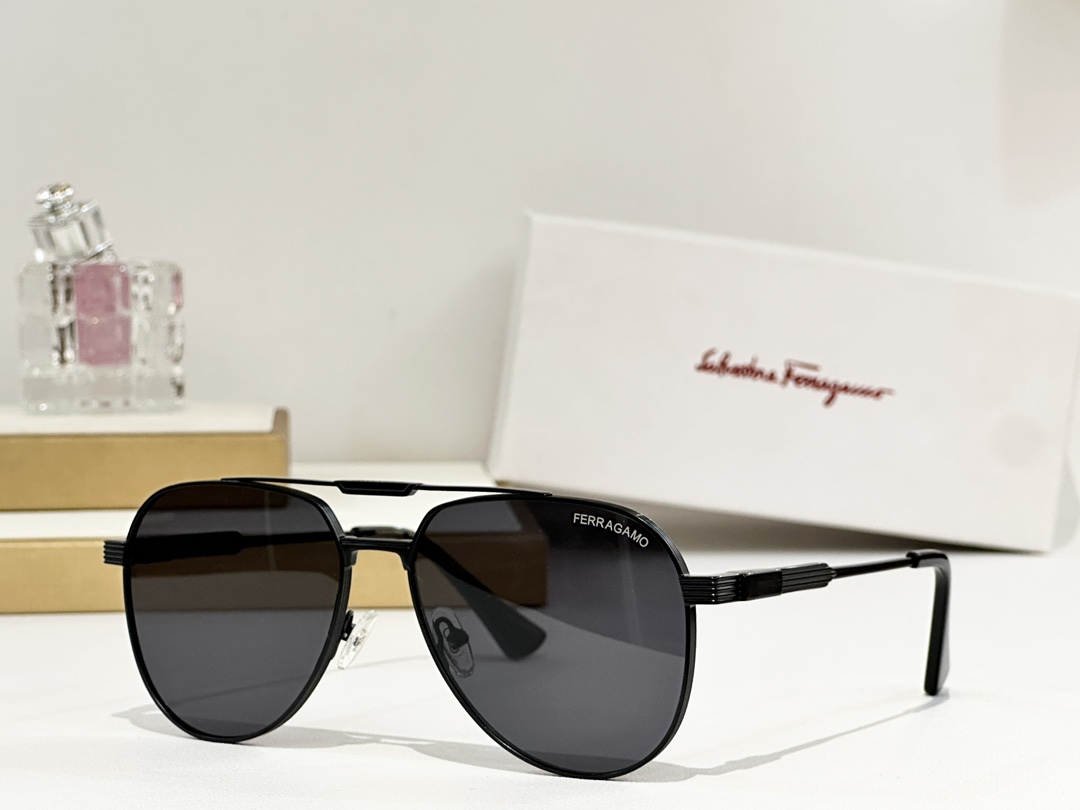  Salvatore ferragam* 
MODEL：SF582LS
SIZE：57口15-142

