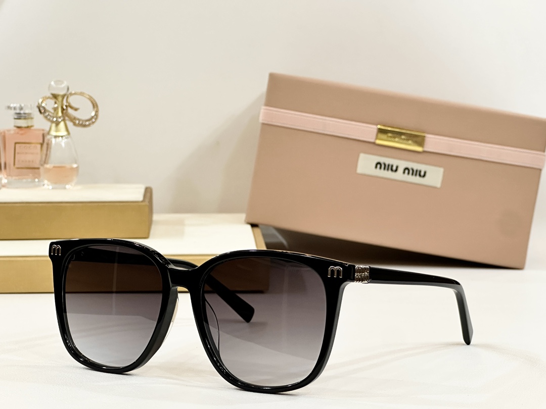  MIU MI*
MODELVMU 62ZS
SIZE：54口16-145
