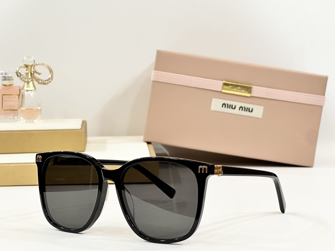  MIU MI*
MODELVMU 62ZS
SIZE：54口16-145
