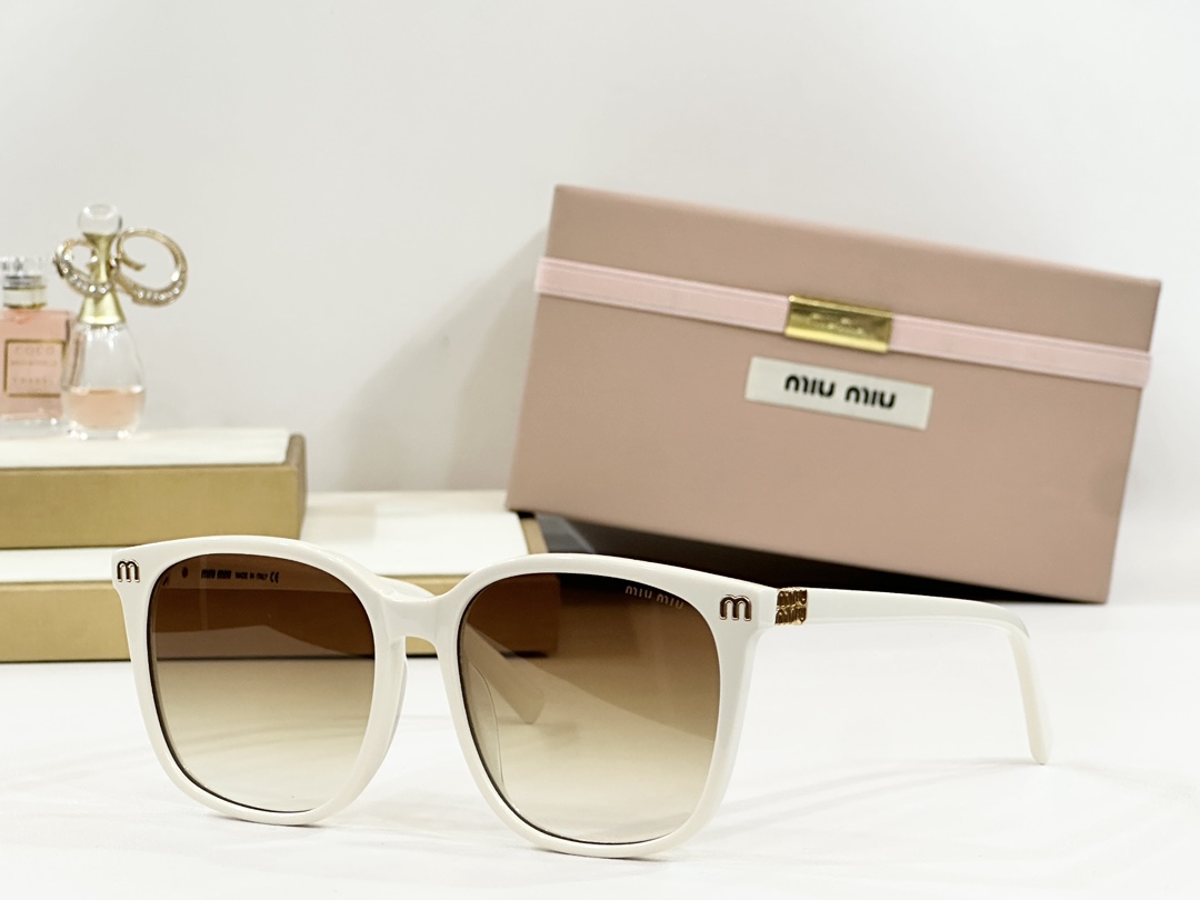  MIU MI*
MODELVMU 62ZS
SIZE：54口16-145
