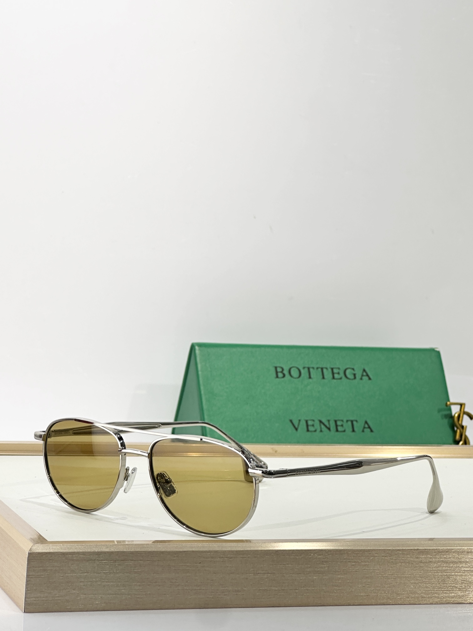 BOTTEGA VENET*
MODEL：BV1397S
SIZE：53口17-140

变色：