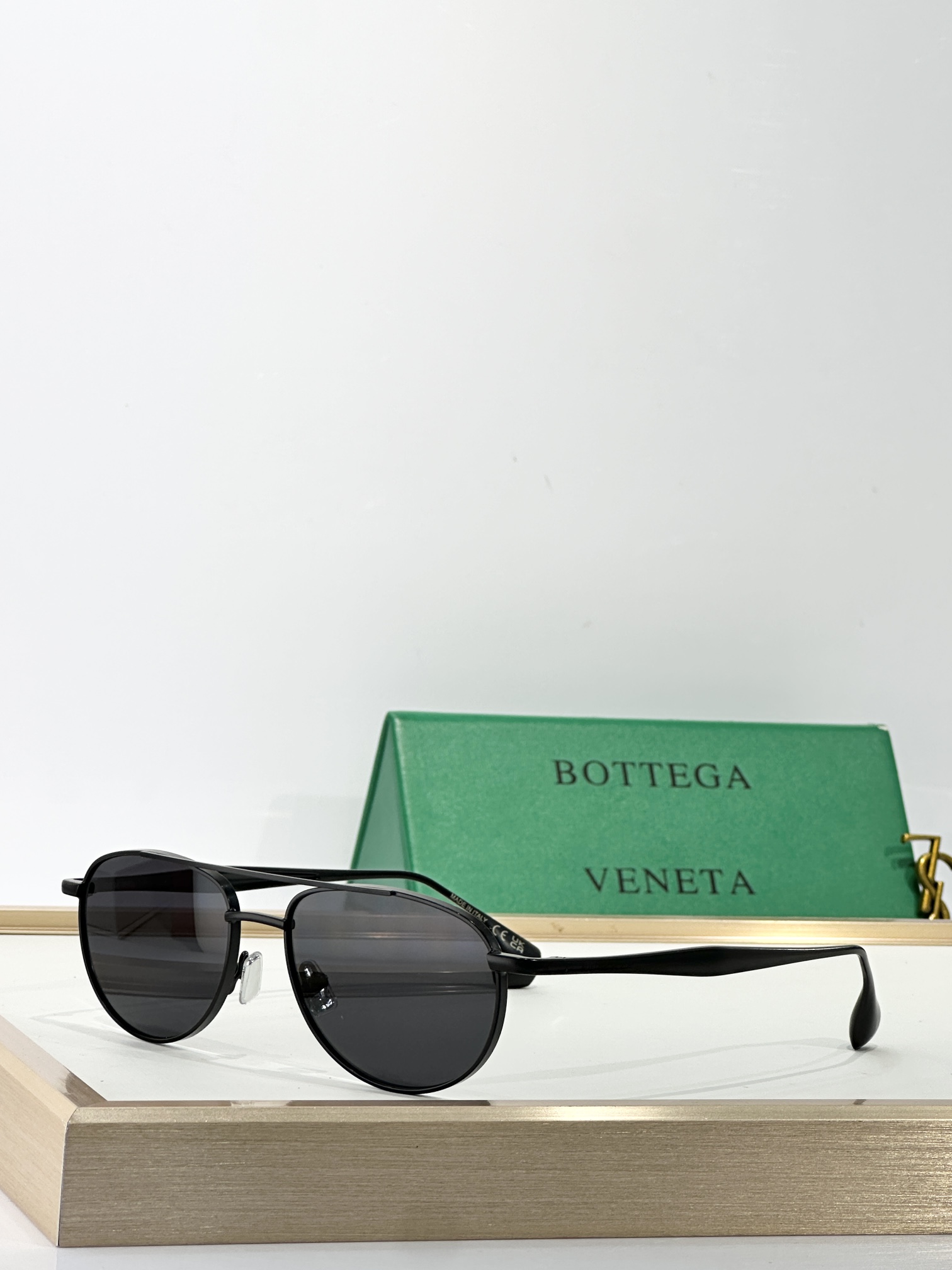 BOTTEGA VENET*
MODEL：BV1397S
SIZE：53口17-140

变色：