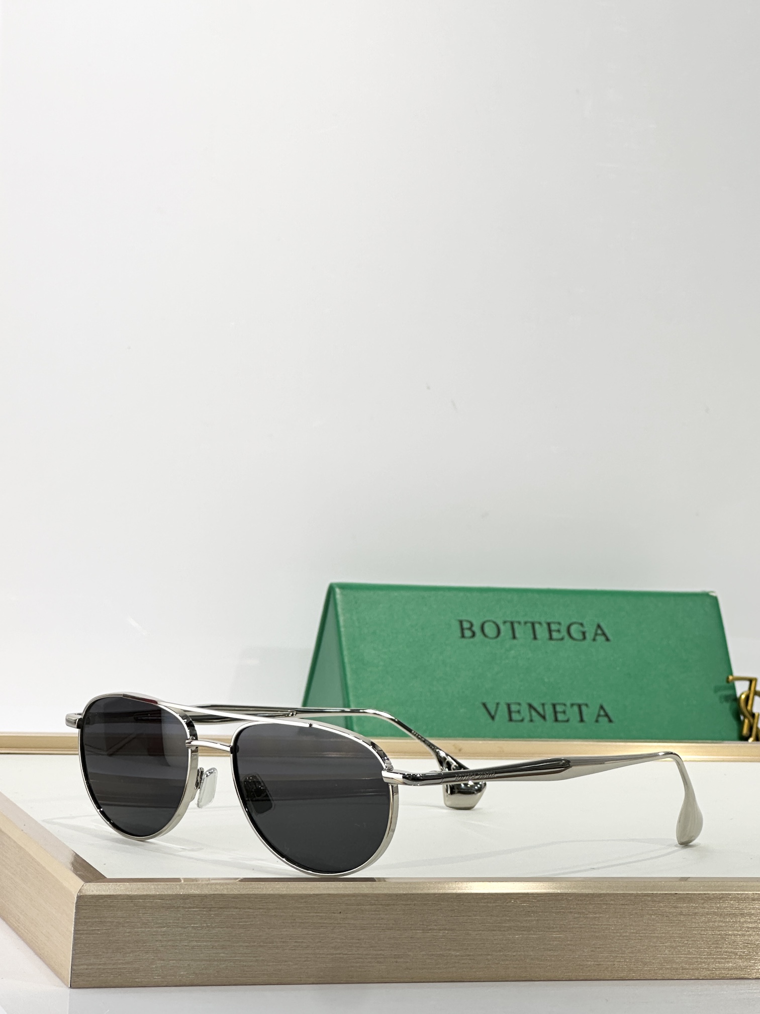 BOTTEGA VENET*
MODEL：BV1397S
SIZE：53口17-140

变色：