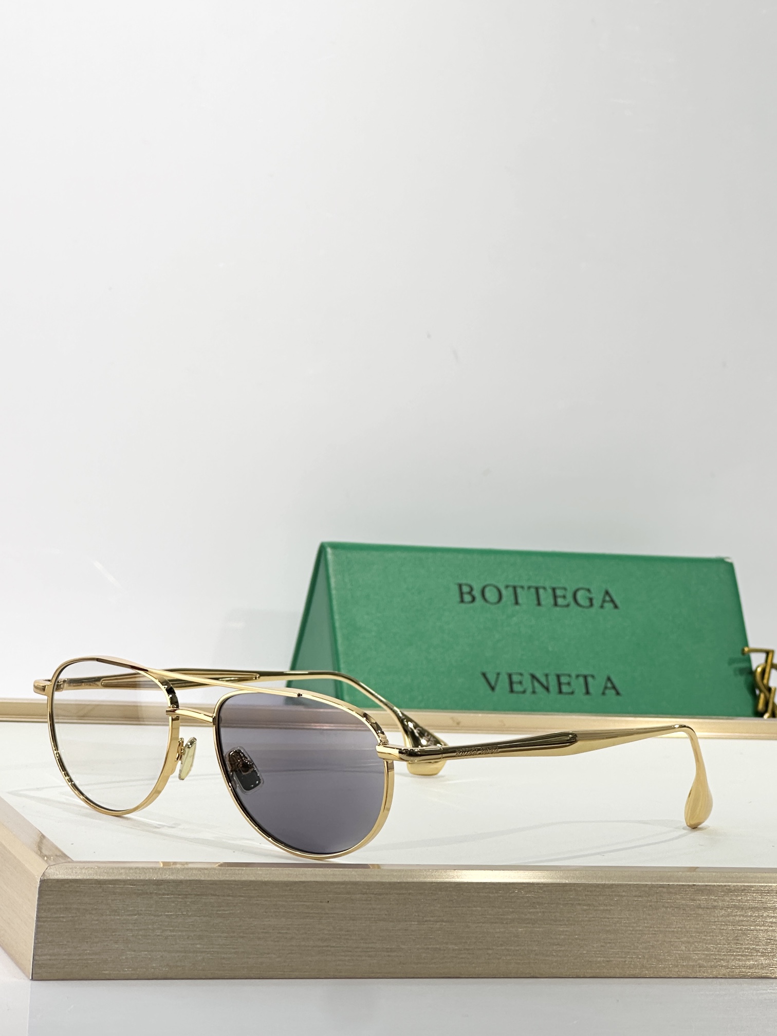BOTTEGA VENET*
MODEL：BV1397S
SIZE：53口17-140

变色：