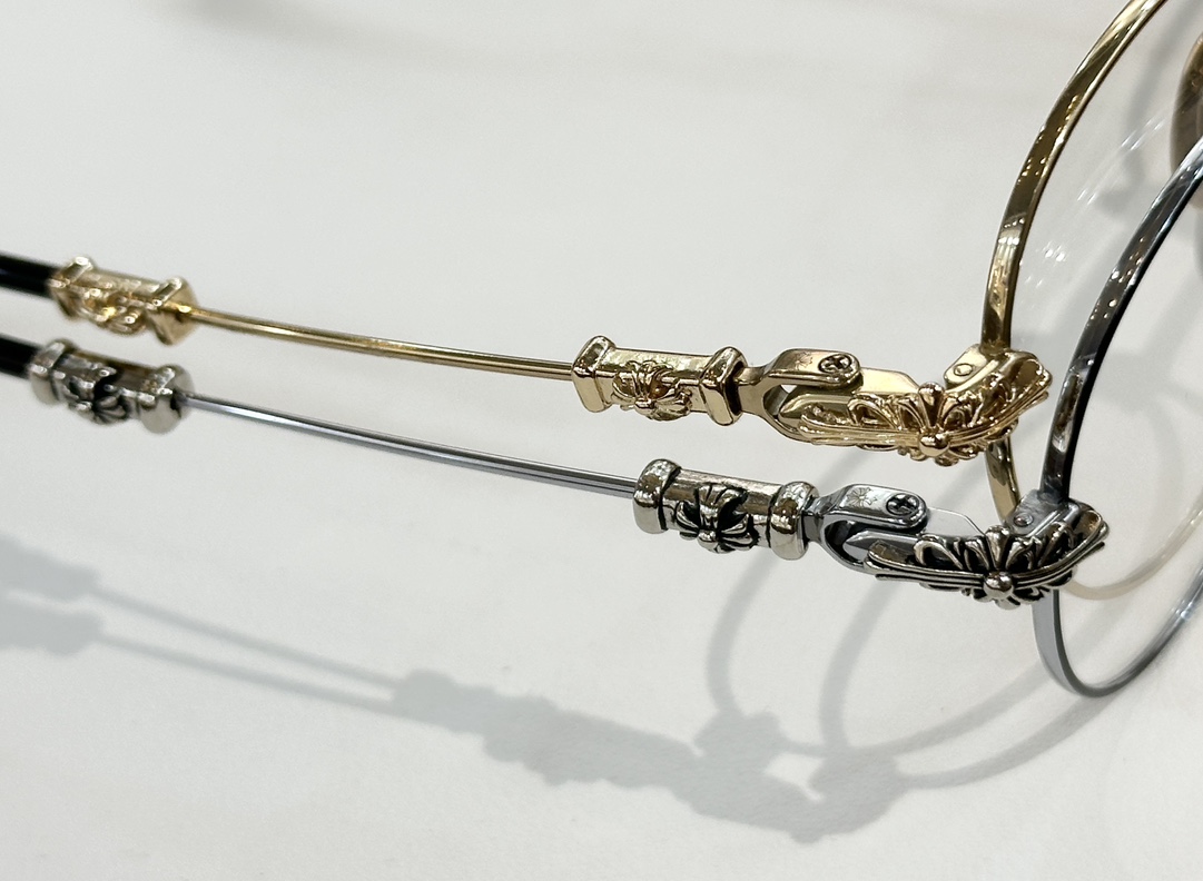  Chrome Hearts
MODELBUBBA-A
SIZE：49口22-145
