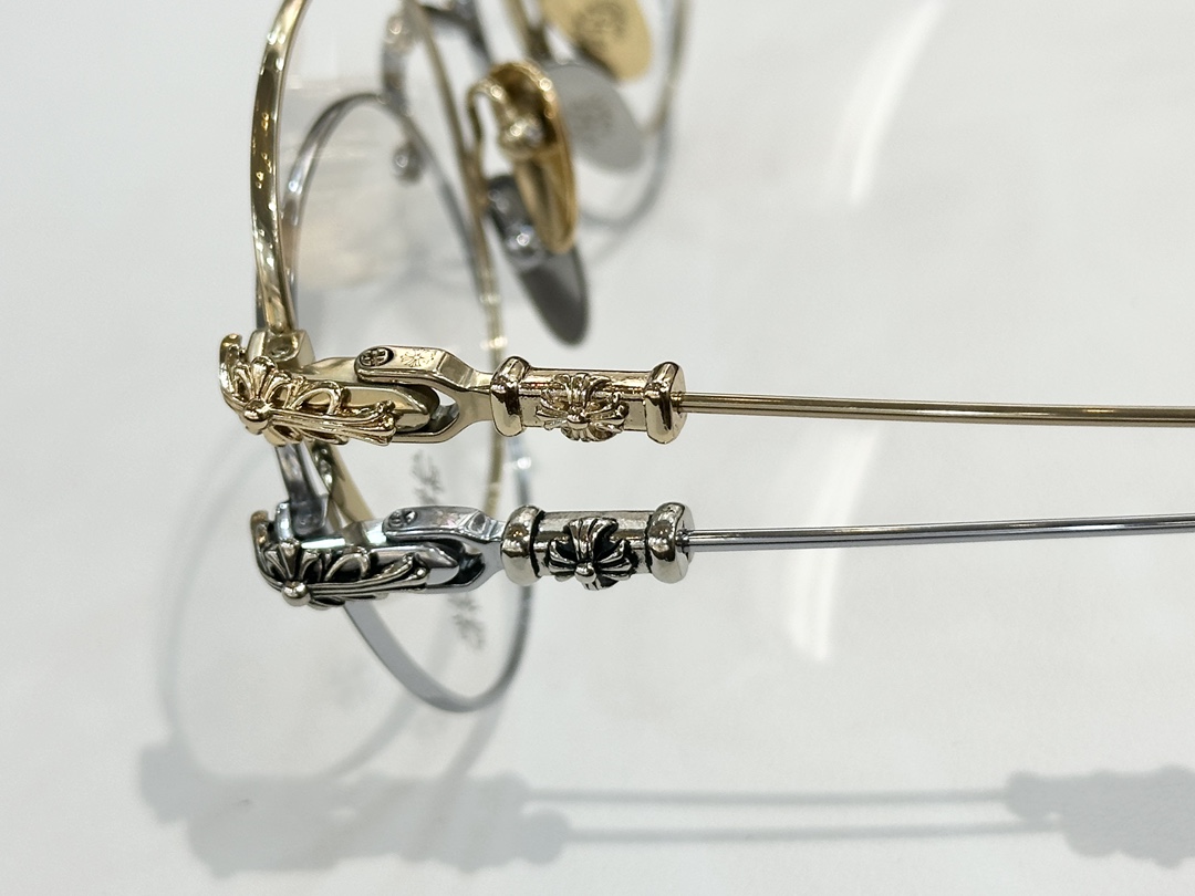  Chrome Hearts
MODELBUBBA-A
SIZE：49口22-145
