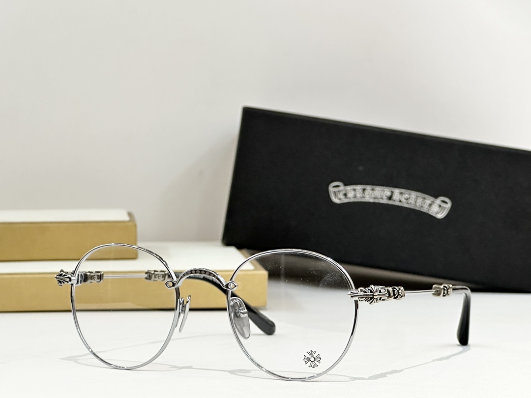  Chrome Hearts
MODELBUBBA-A
SIZE：49口22-145
