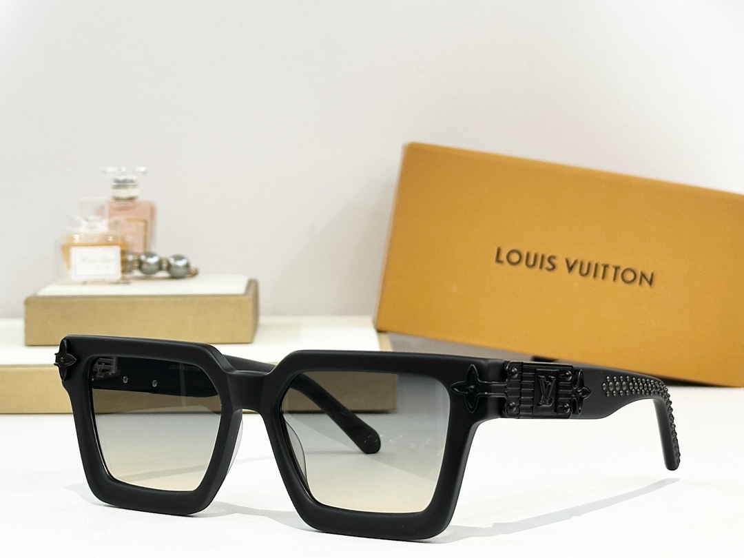  LOUIS VUITTON
MOD：Z2014U
Size：55口17-140 
