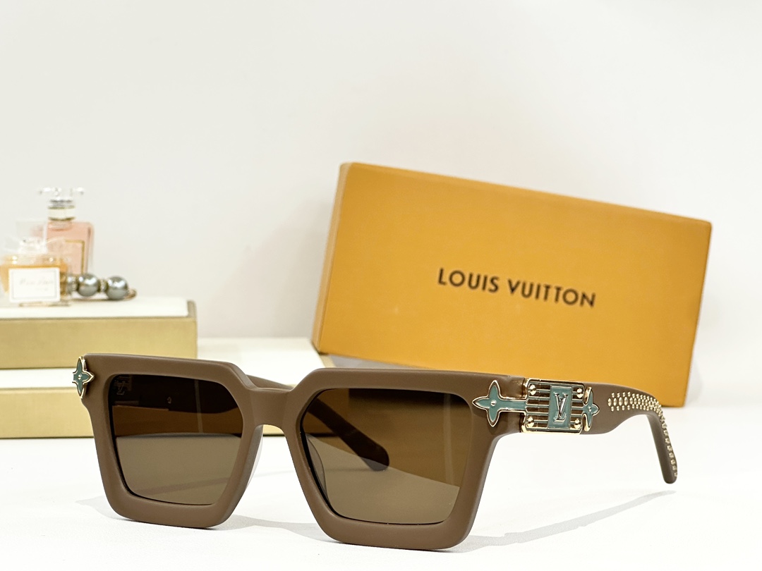 LOUIS VUITTON
MOD：Z2014U
Size：55口17-140 
