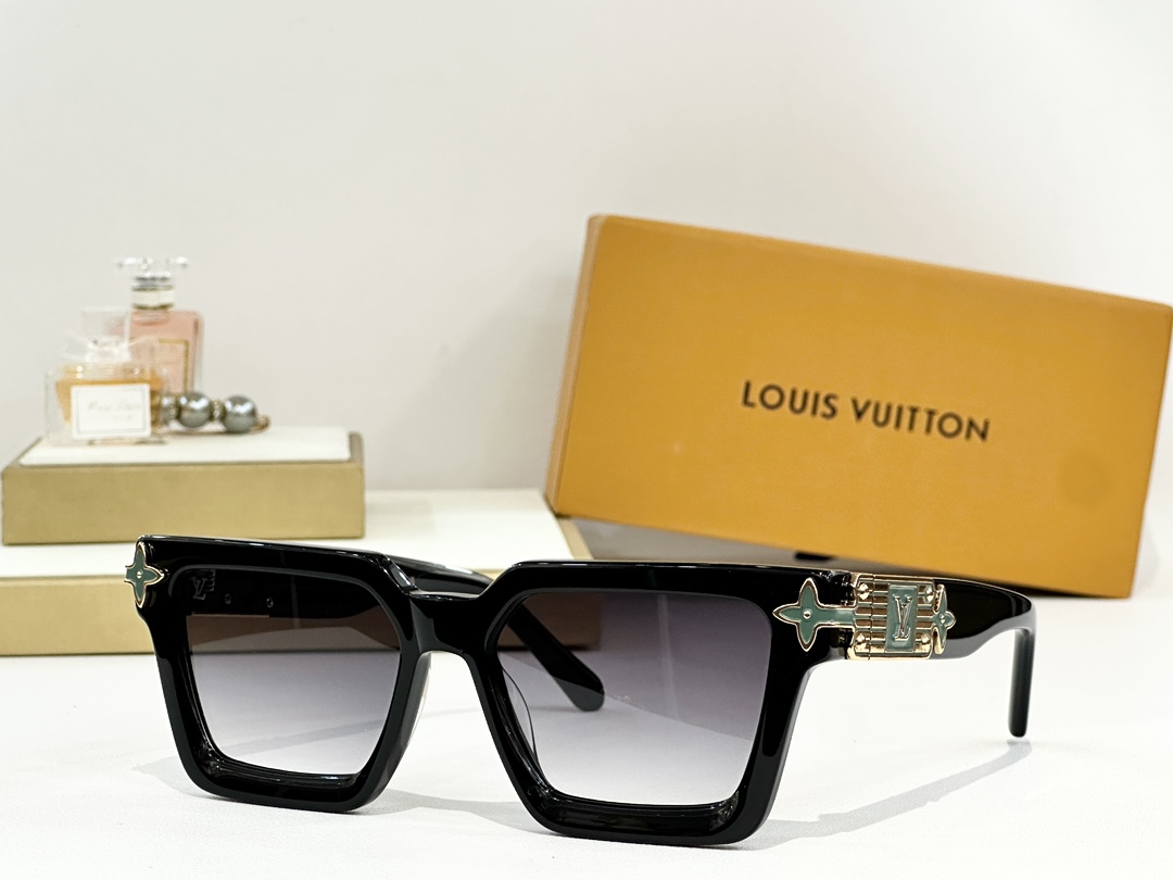  LOUIS VUITTON
MOD：Z2014U
Size：55口17-140 
