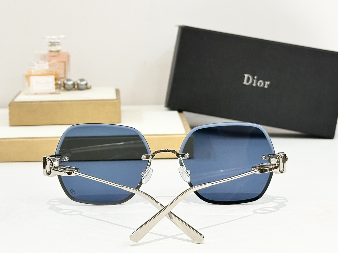  DIOR
MOD：30A0
Size：61口17 130
