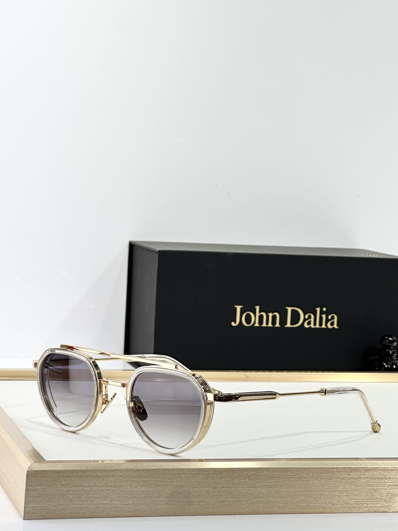  John Dali*
Mod：JULIA-C107
Size：47-27-145

盒子另计