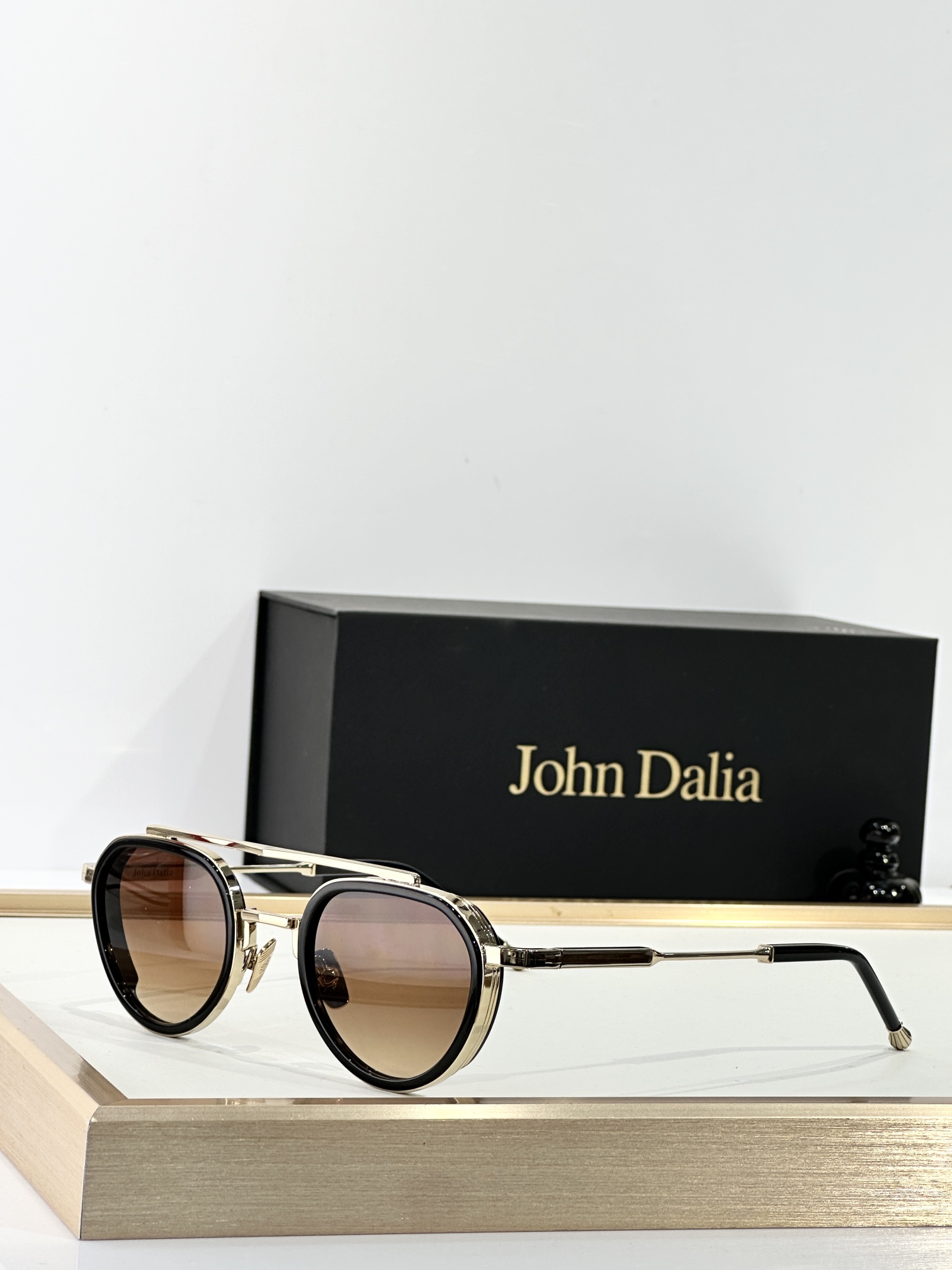  John Dali*
Mod：JULIA-C107
Size：47-27-145

盒子另计