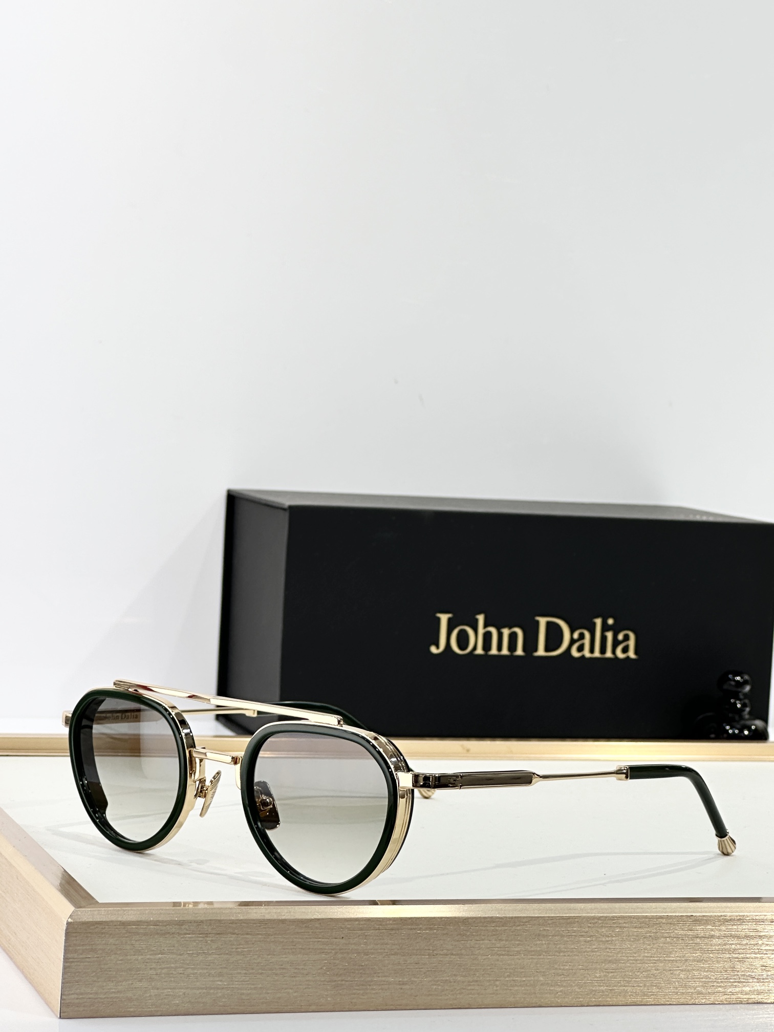  John Dali*
Mod：JULIA-C107
Size：47-27-145

盒子另计