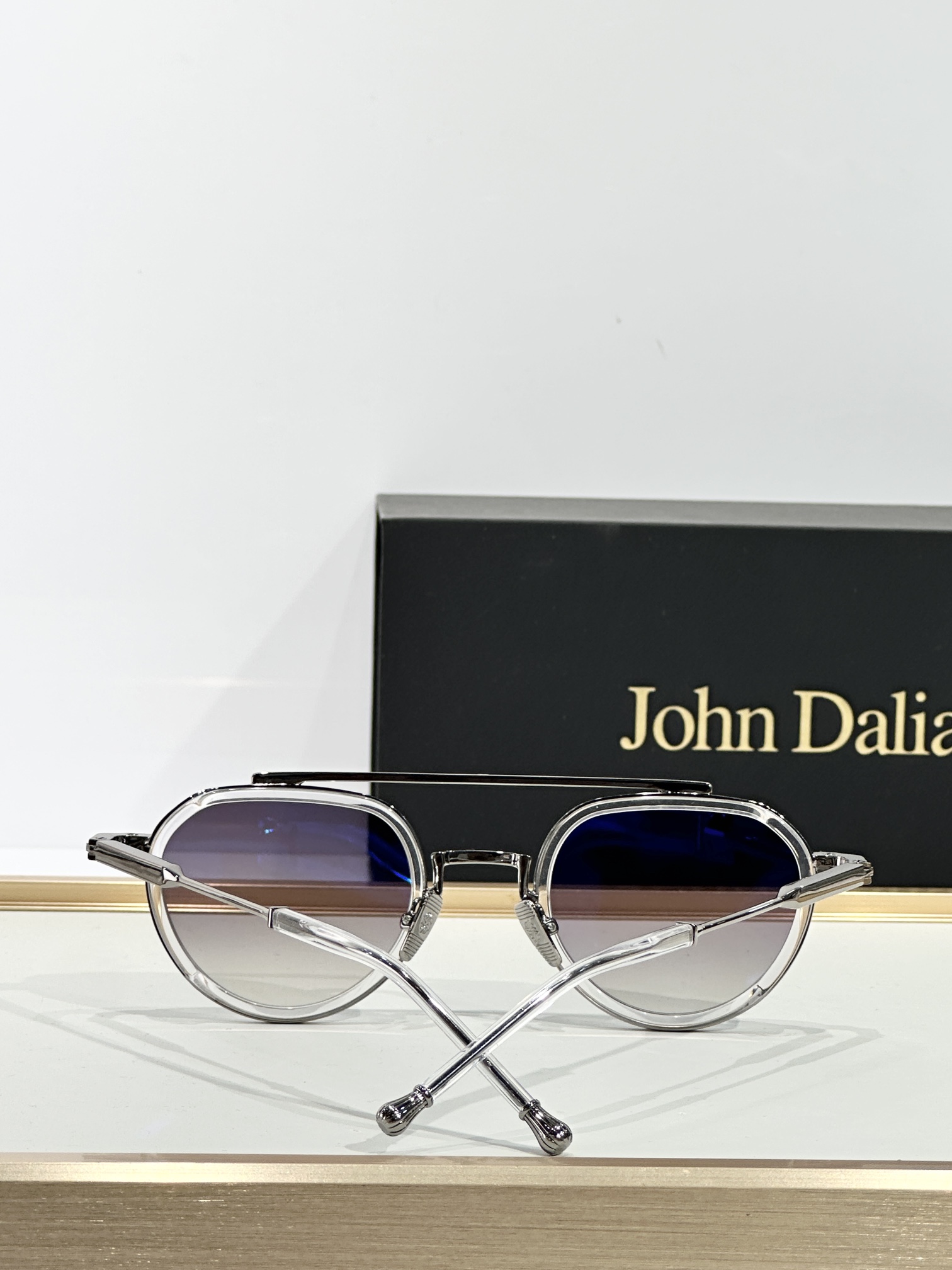  John Dali*
Mod：JULIA-C107
Size：47-27-145

盒子另计