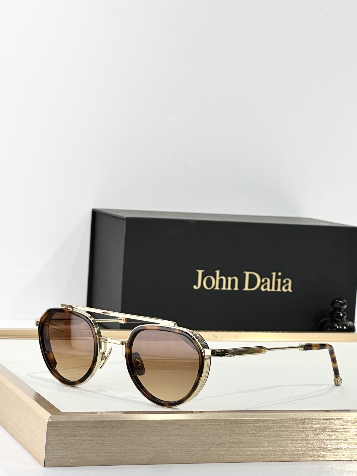  John Dali*
Mod：JULIA-C107
Size：47-27-145

盒子另计