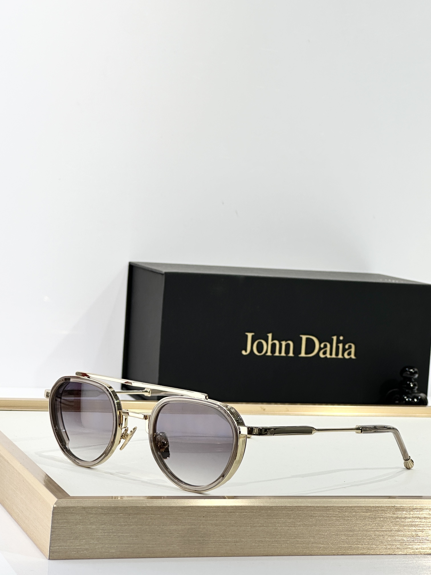  John Dali*
Mod：JULIA-C107
Size：47-27-145

盒子另计