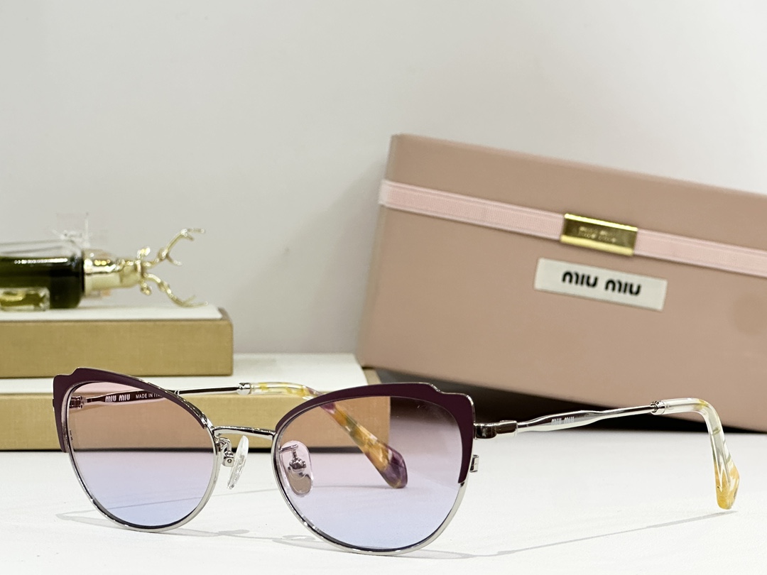  MIU MIU
MOD：MU 54AV
Size：54口18-145
