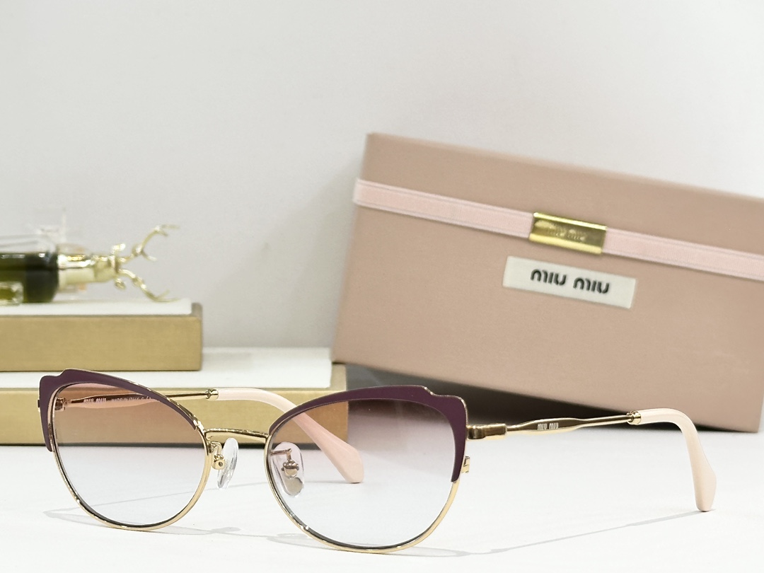  MIU MIU
MOD：MU 54AV
Size：54口18-145
