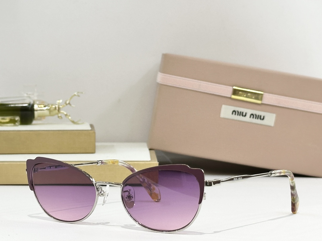  MIU MIU
MOD：MU 54AV
Size：54口18-145
