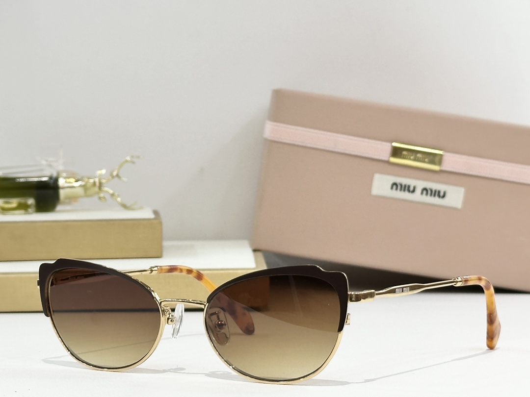 MIU MIU
MOD：MU 54AV
Size：54口18-145

